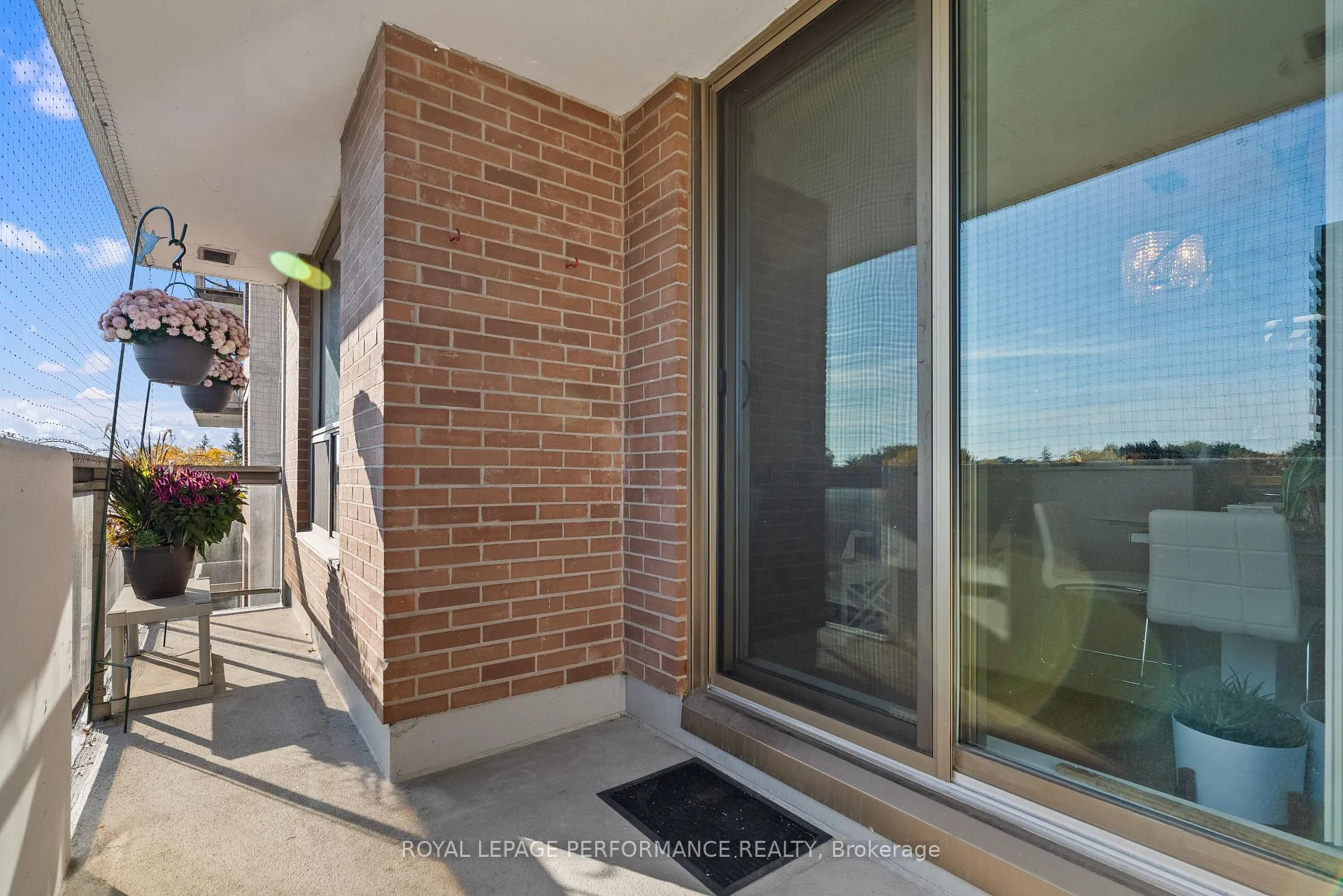 Photo 9 of Unit Unit #407, 200 Lafontaine Avenue, Ottawa, Vanier — HOMEH