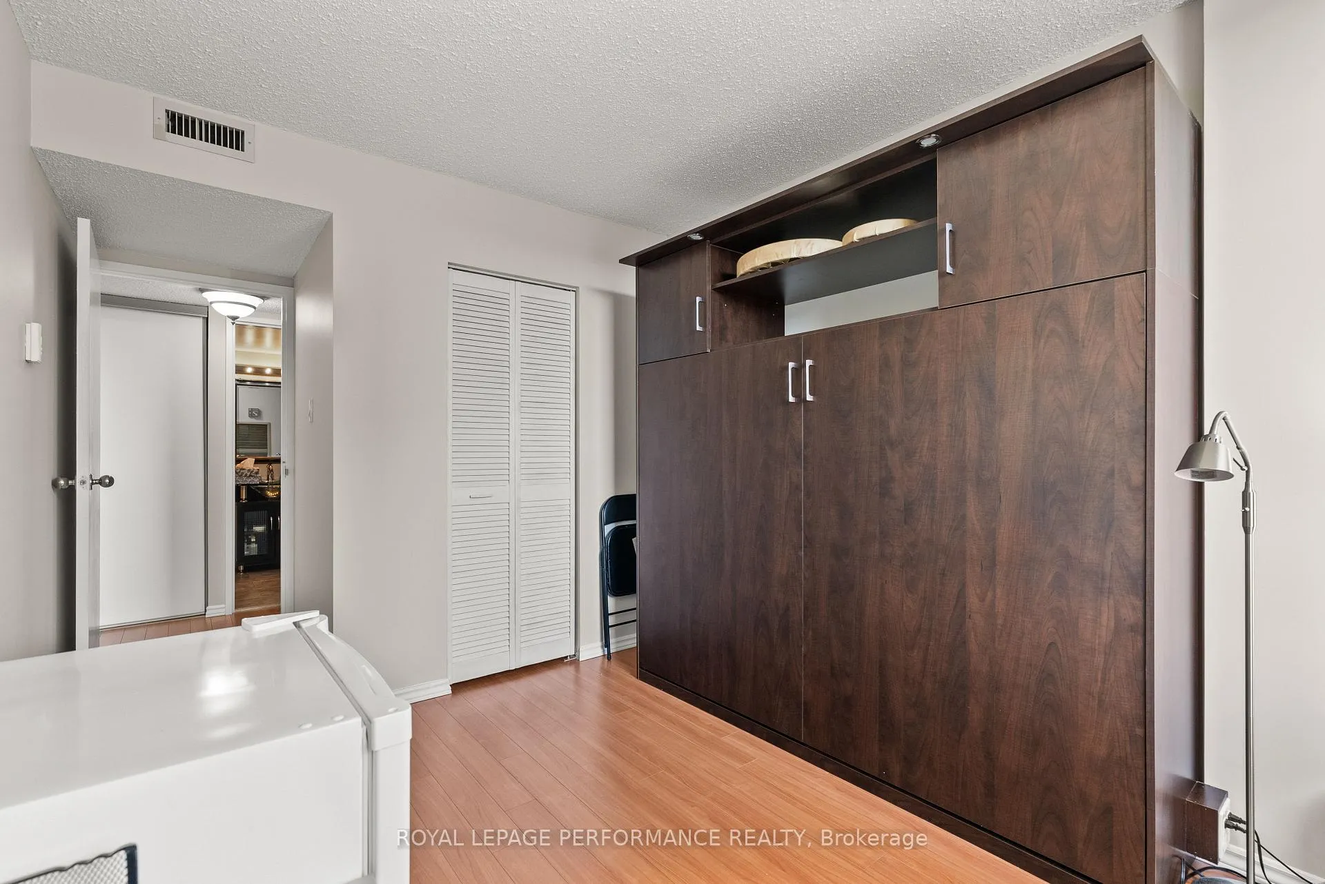 Photo 13 of Unit Unit #407, 200 Lafontaine Avenue, Ottawa, Vanier — HOMEH