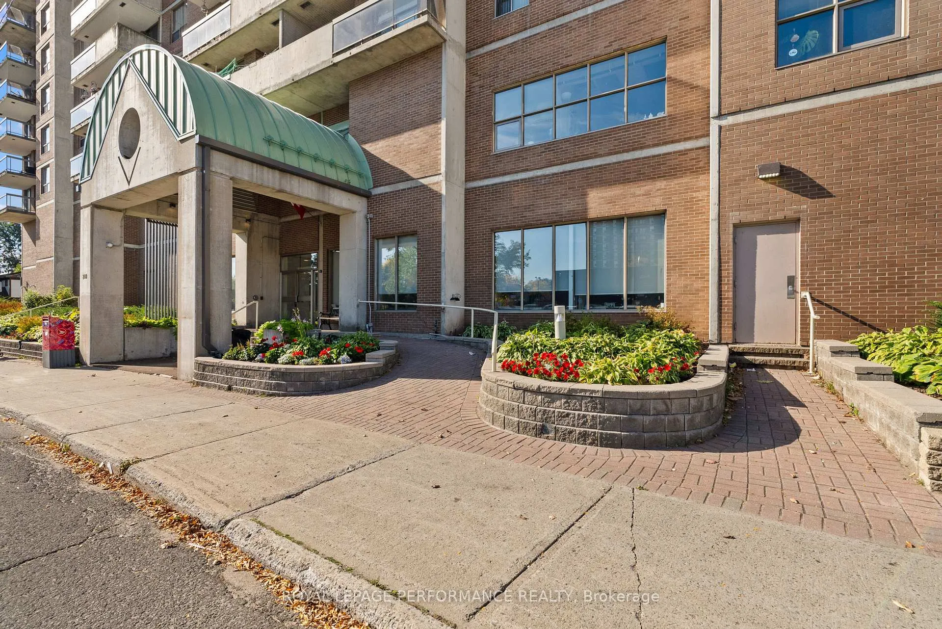 Photo 28 of Unit Unit #407, 200 Lafontaine Avenue, Ottawa, Vanier — HOMEH