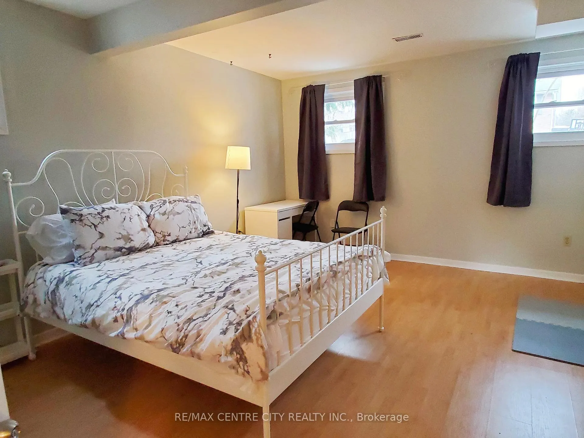 Photo 6 of 116 Paperbirch Crescent E, London, North K — HOMEH