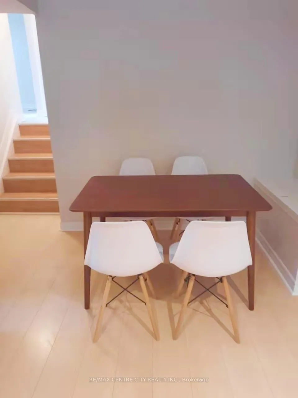 Photo 8 of 116 Paperbirch Crescent E, London, North K — HOMEH
