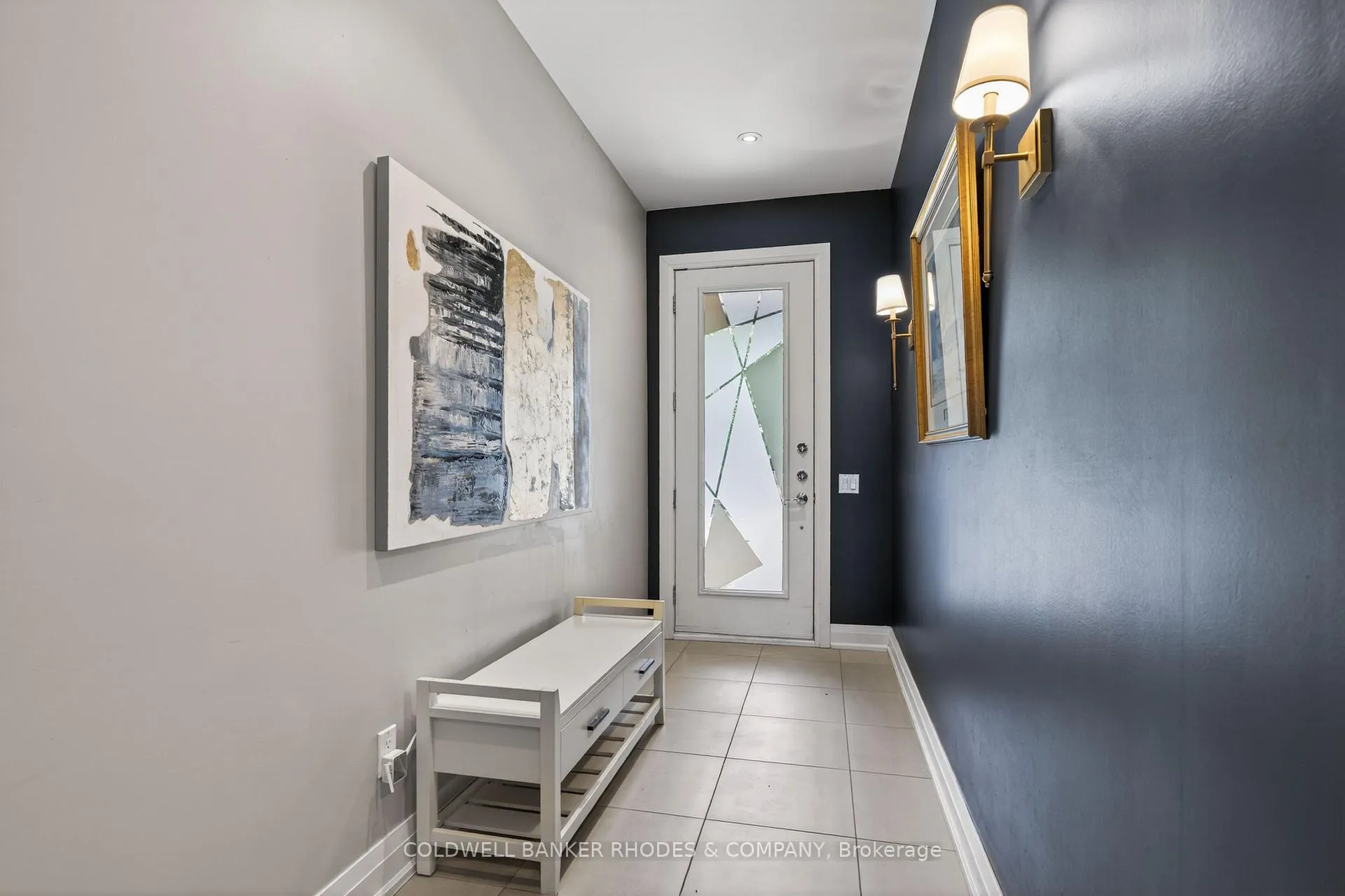 Photo 5 of Unit A, 213 Ivy Crescent, Ottawa, Lindenlea — HOMEH
