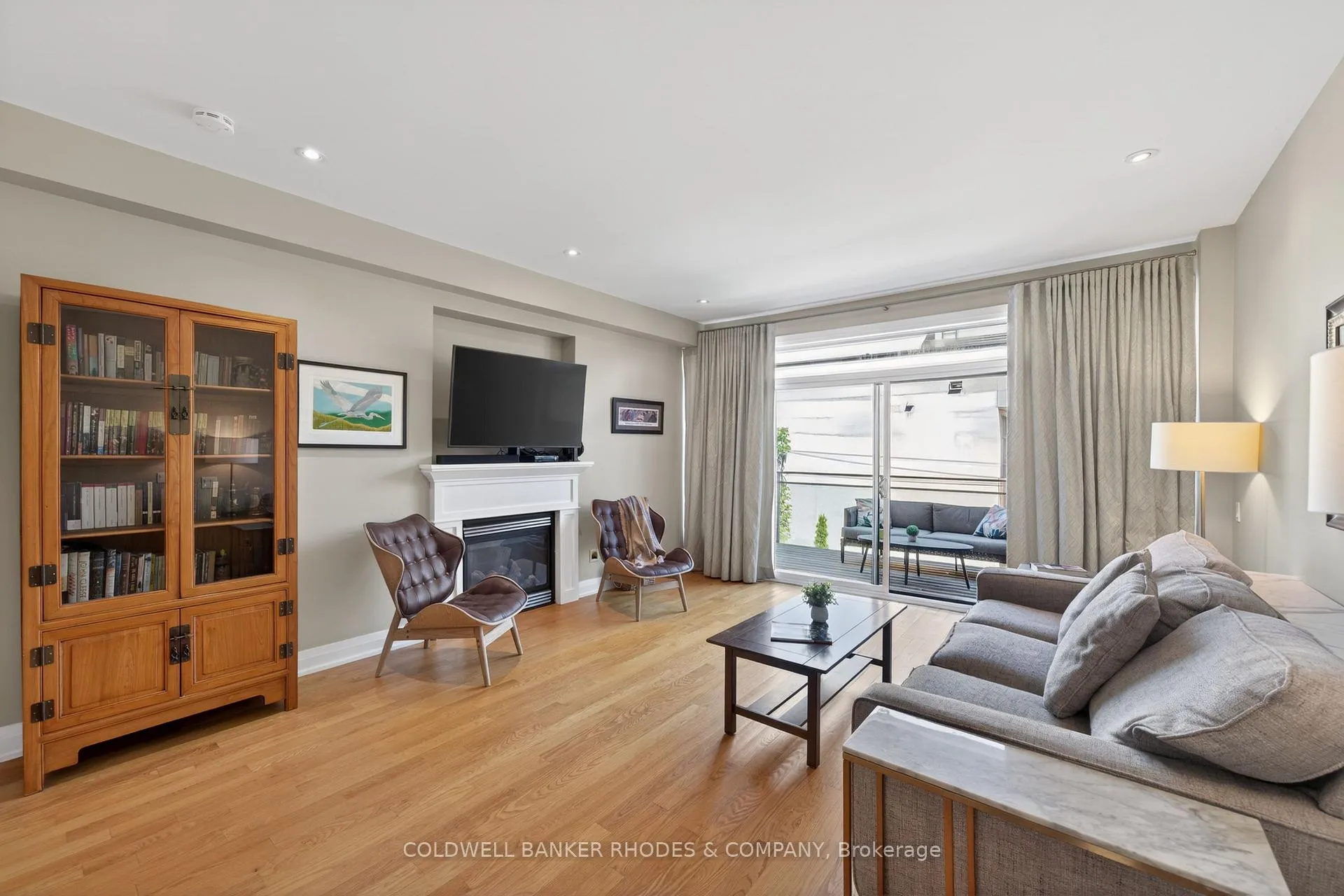 Photo 11 of Unit A, 213 Ivy Crescent, Ottawa, Lindenlea — HOMEH