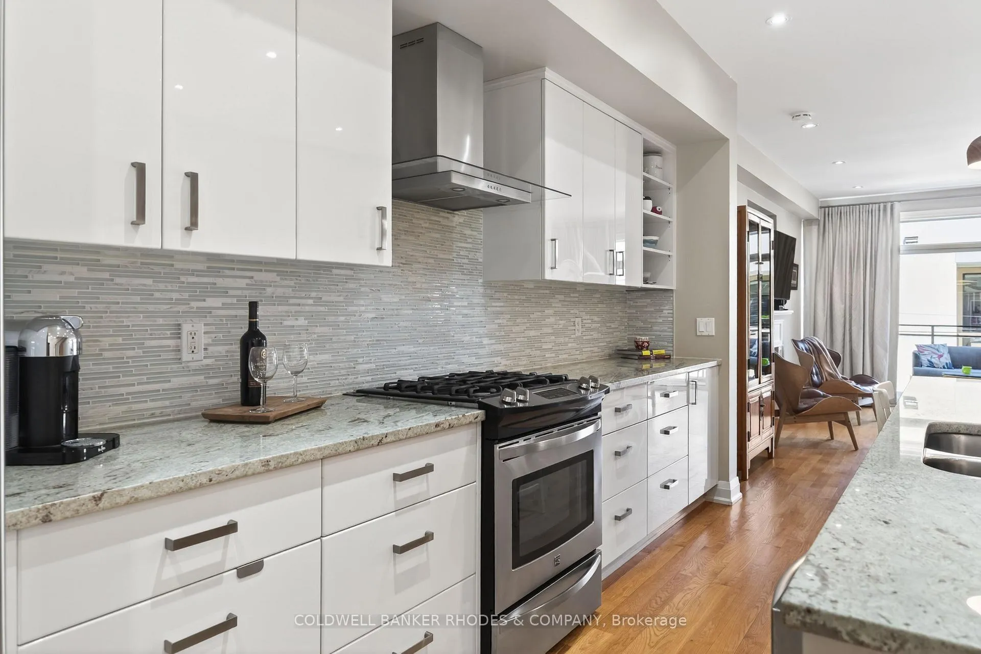 Photo 15 of Unit A, 213 Ivy Crescent, Ottawa, Lindenlea — HOMEH