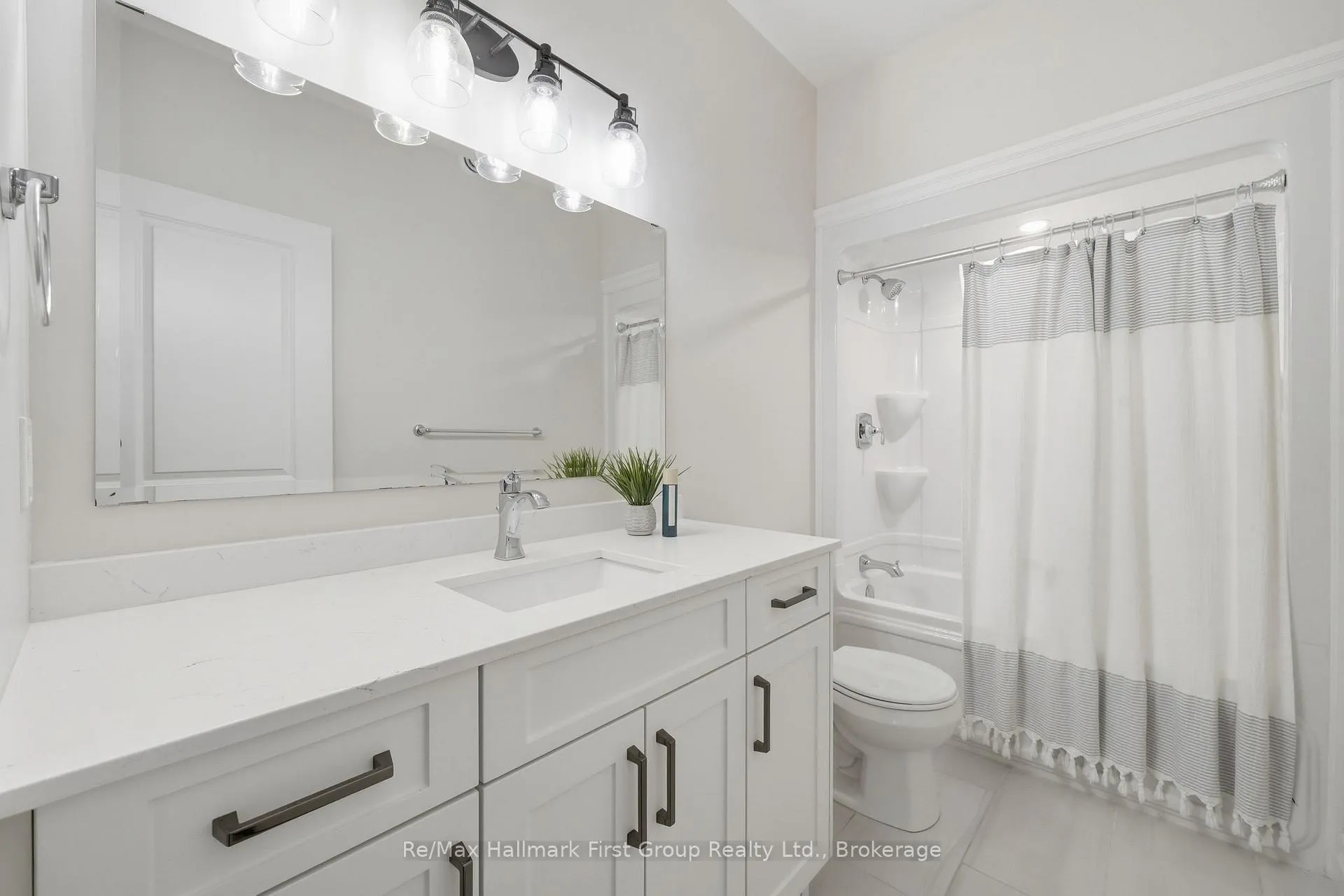 Photo 23 of 12 Ambrosia Terrace, Quinte West, Murray Ward — HOMEH