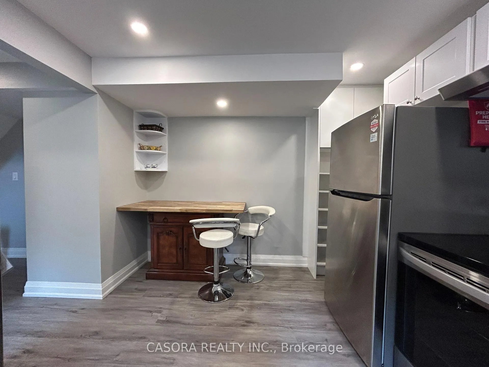 Photo 6 of Unit LOWER, 4258 Longmoor Avenue, Burlington, Shoreacres — HOMEH