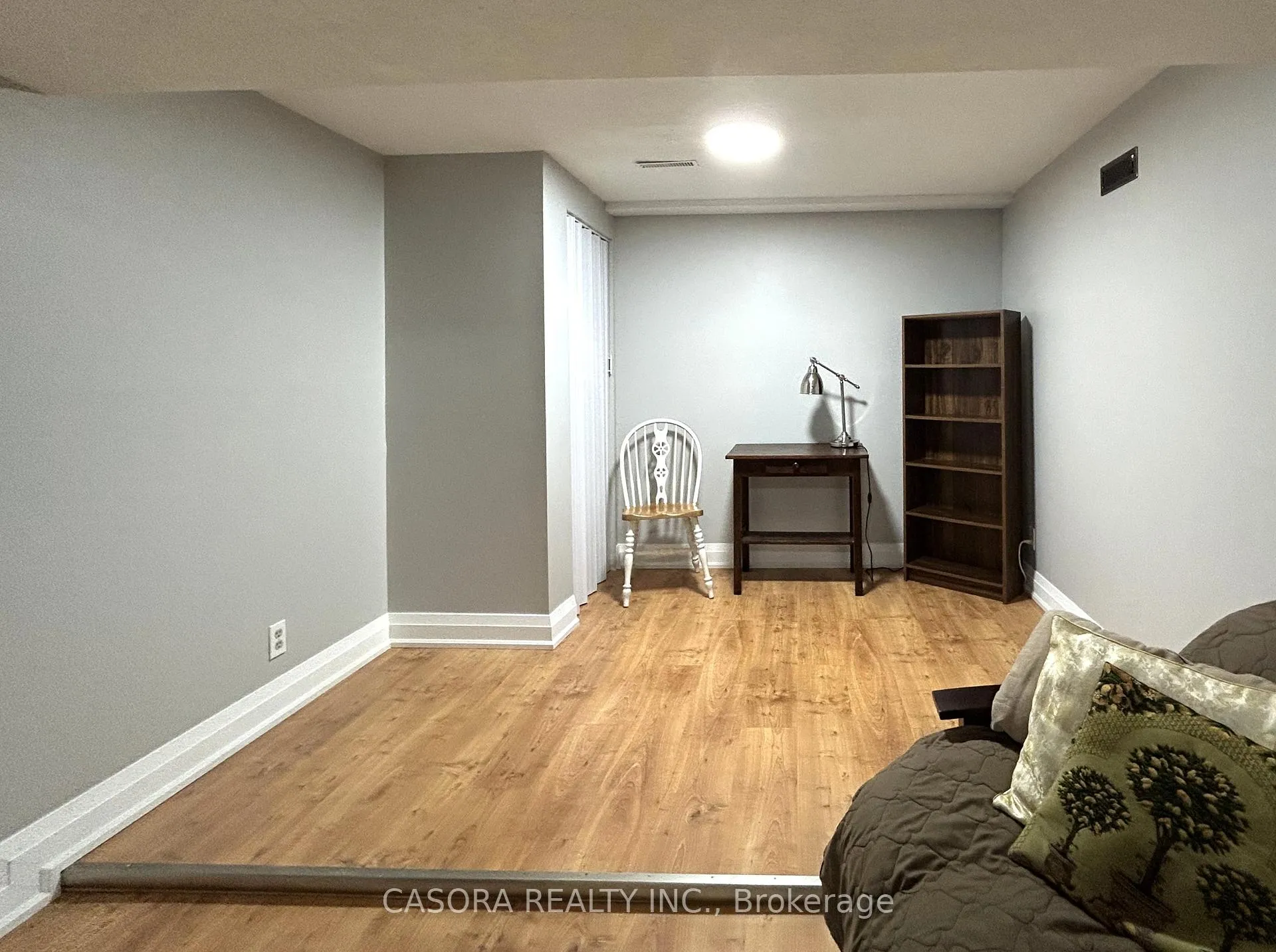 Photo 10 of Unit LOWER, 4258 Longmoor Avenue, Burlington, Shoreacres — HOMEH