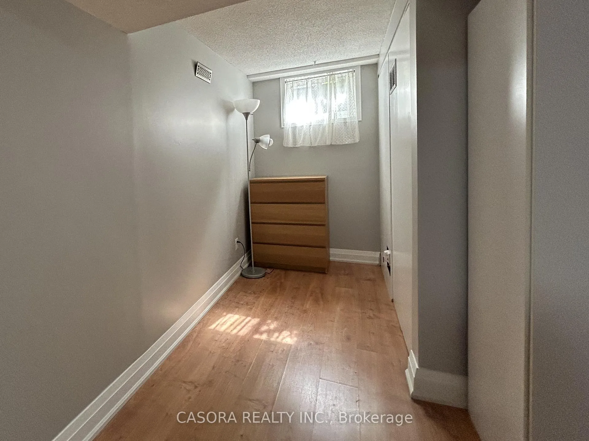 Photo 14 of Unit LOWER, 4258 Longmoor Avenue, Burlington, Shoreacres — HOMEH