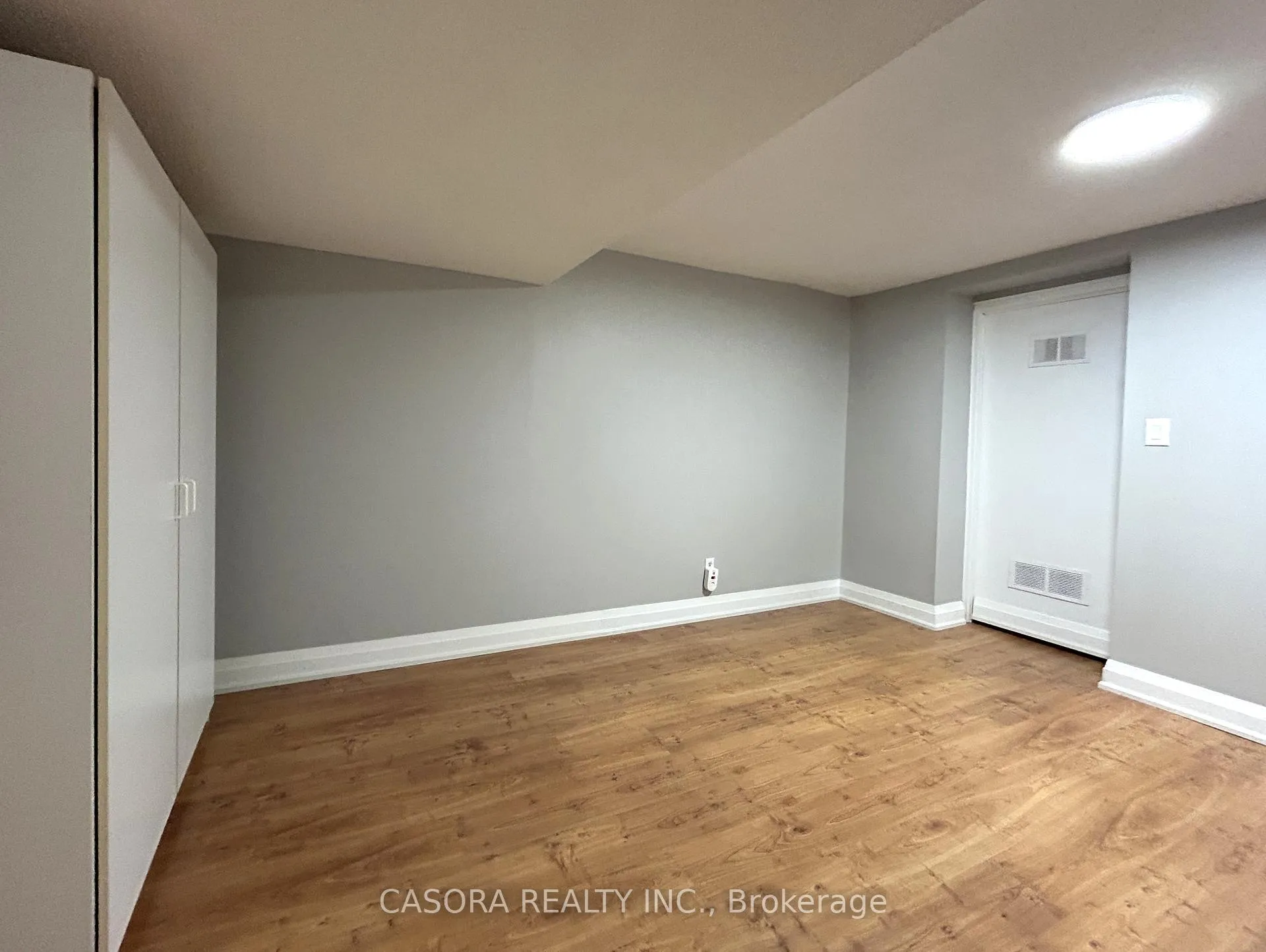 Photo 15 of Unit LOWER, 4258 Longmoor Avenue, Burlington, Shoreacres — HOMEH