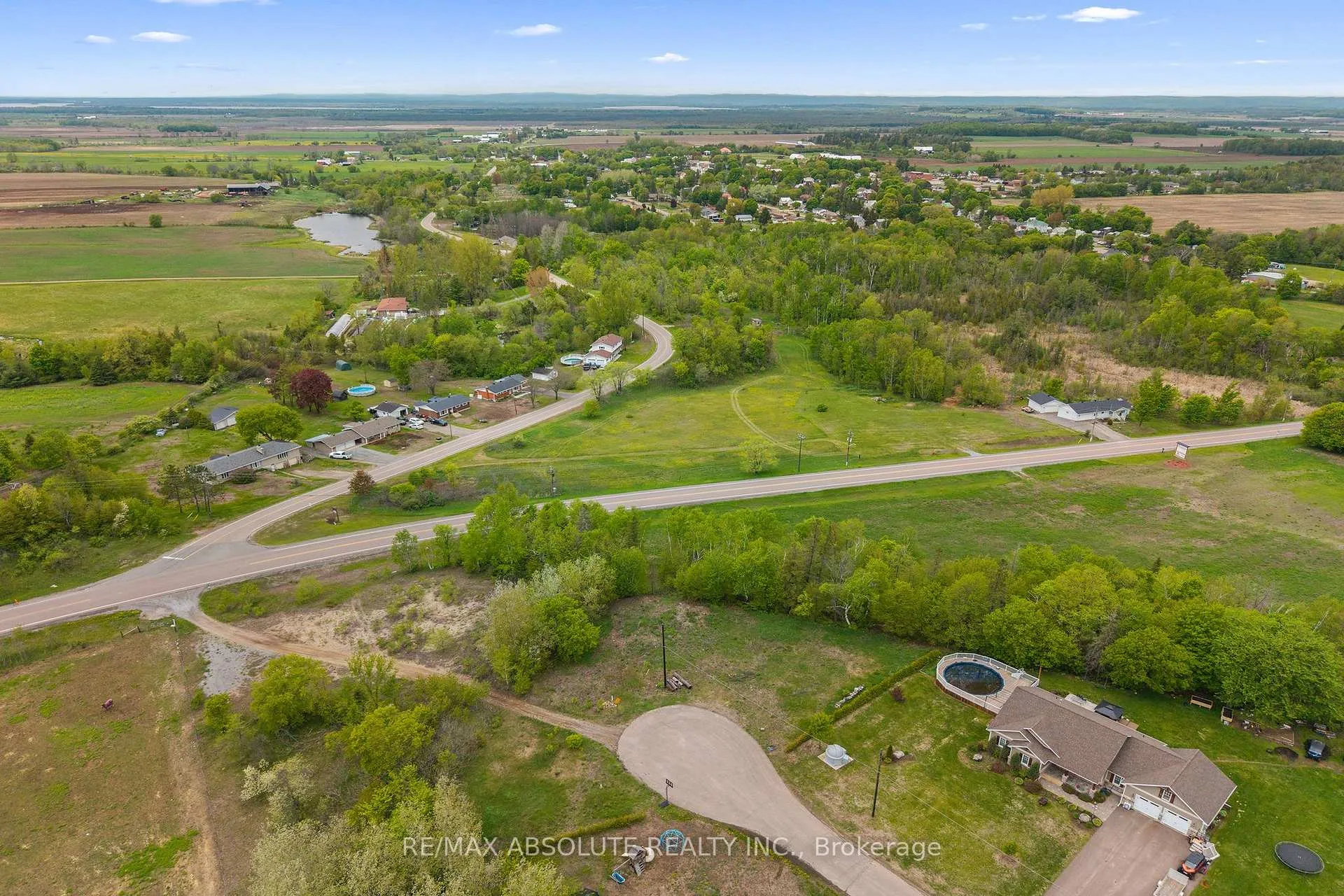 Photo 1 of 6 Lowe Court, Whitewater Region, Beachburg — HOMEH