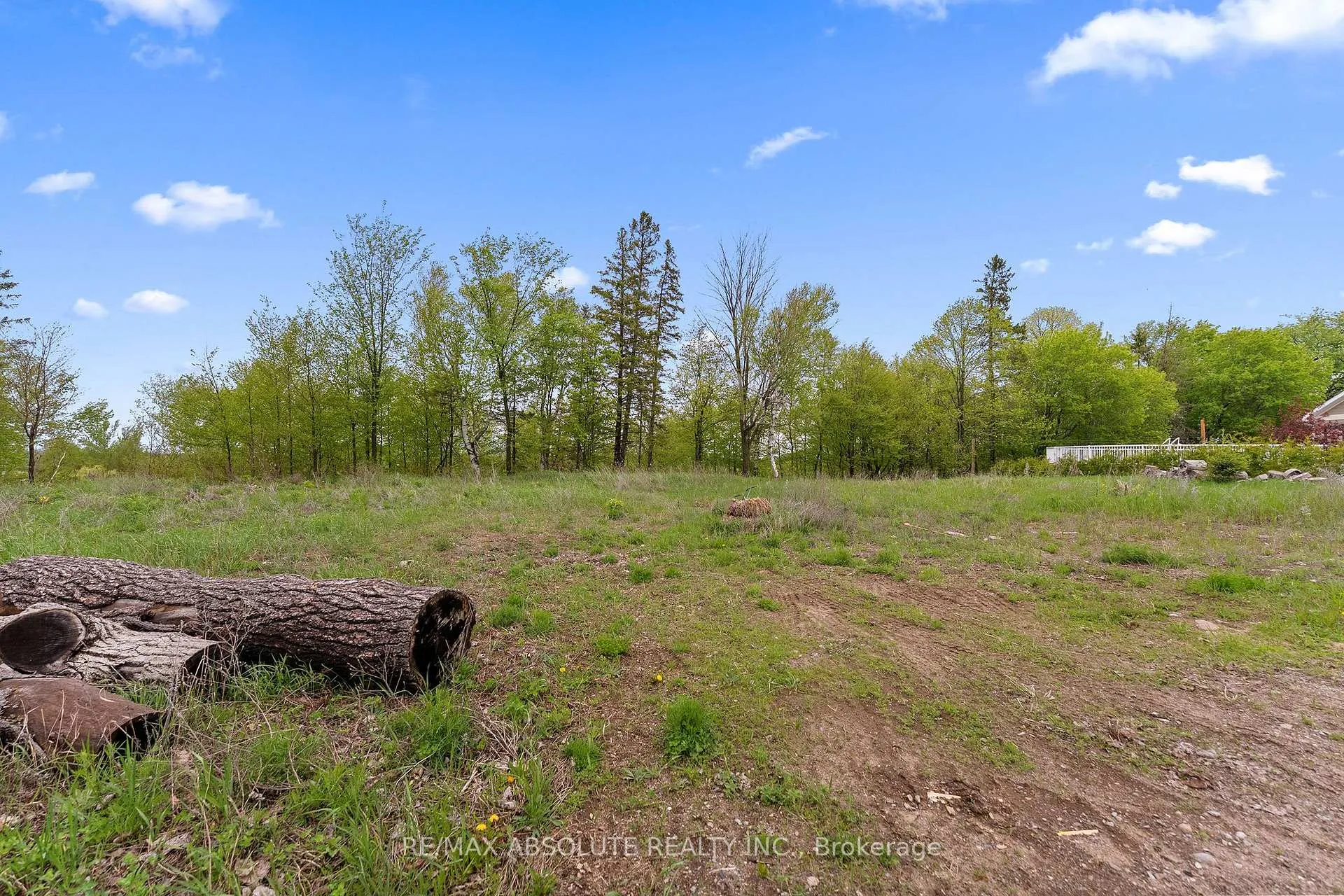Photo 4 of 6 Lowe Court, Whitewater Region, Beachburg — HOMEH