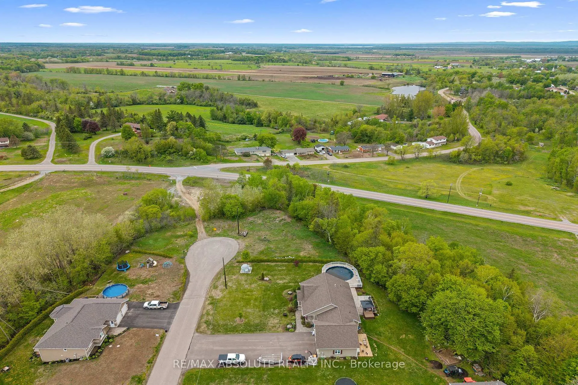 Photo 12 of 6 Lowe Court, Whitewater Region, Beachburg — HOMEH