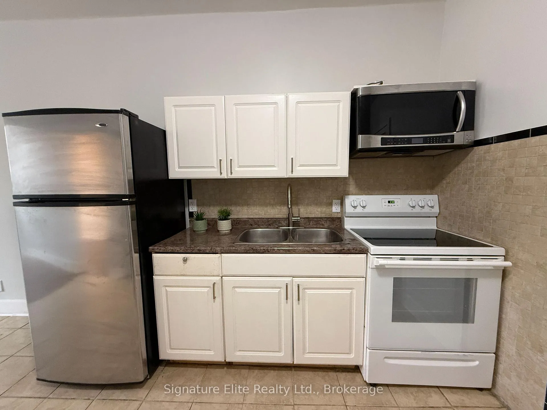 Photo 9 of Unit 2, 372 Darling Street, Brantford, East Ward — HOMEH