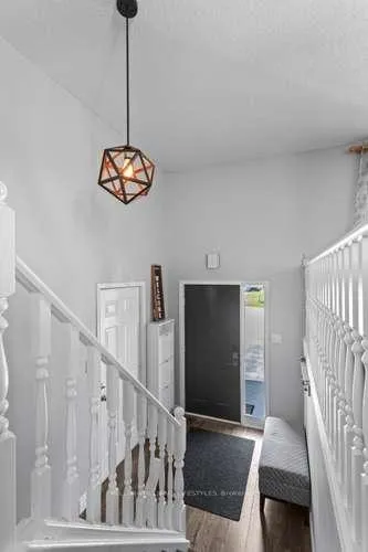 Photo 5 of 143 Gerald Crescent, London, South J — HOMEH