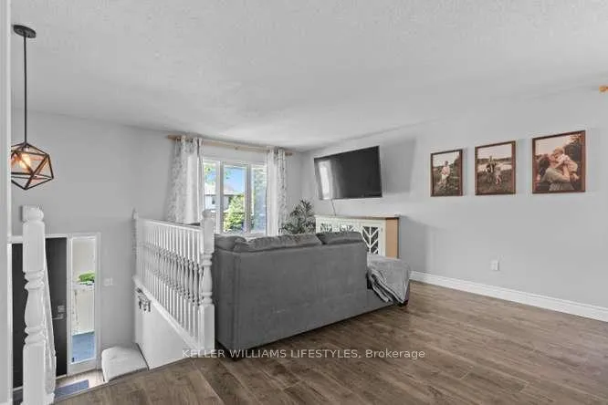 Photo 6 of 143 Gerald Crescent, London, South J — HOMEH