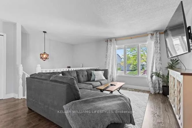 Photo 7 of 143 Gerald Crescent, London, South J — HOMEH