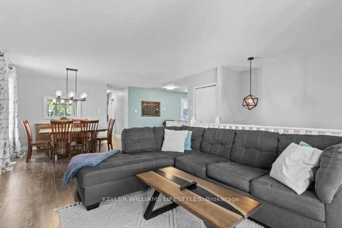 Photo 8 of 143 Gerald Crescent, London, South J — HOMEH