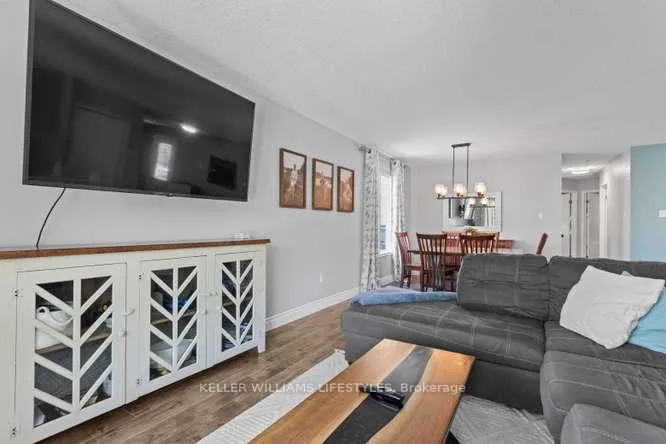 Photo 9 of 143 Gerald Crescent, London, South J — HOMEH