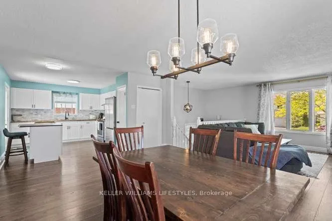 Photo 12 of 143 Gerald Crescent, London, South J — HOMEH