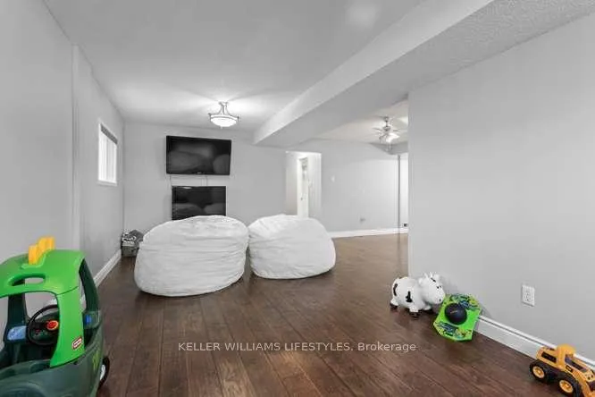 Photo 28 of 143 Gerald Crescent, London, South J — HOMEH