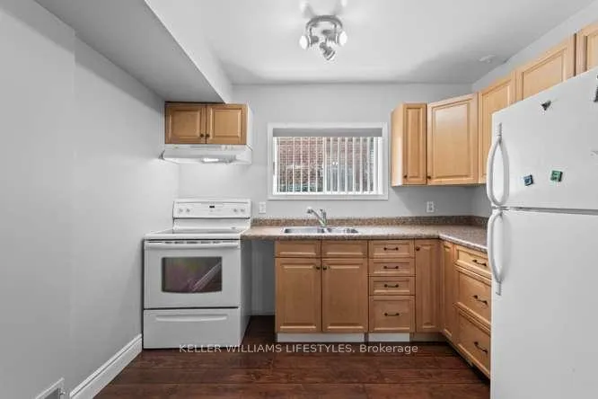 Photo 32 of 143 Gerald Crescent, London, South J — HOMEH