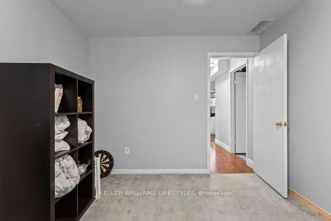 Photo 34 of 143 Gerald Crescent, London, South J — HOMEH