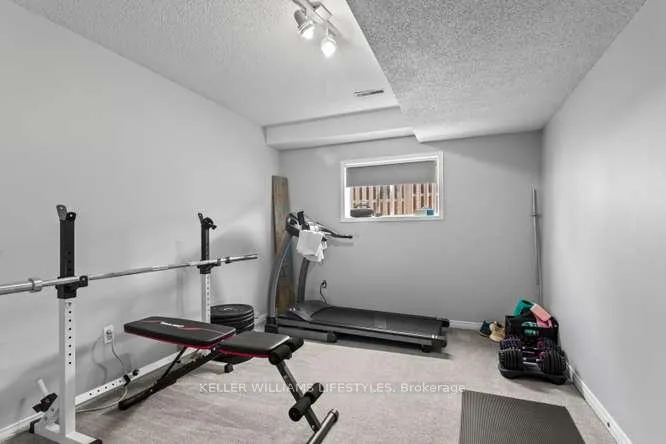 Photo 35 of 143 Gerald Crescent, London, South J — HOMEH