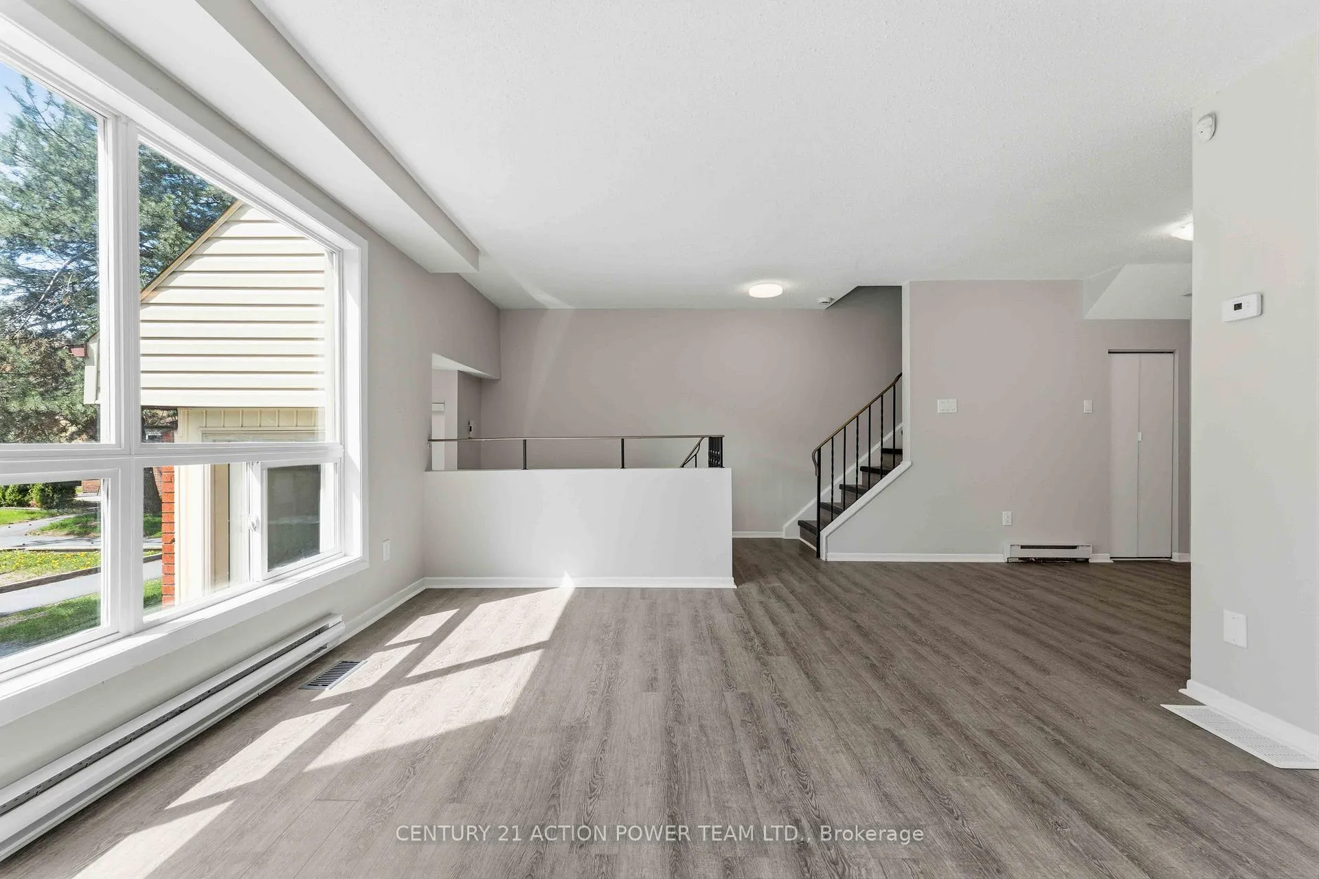 Photo 10 of Unit B, 17 Sonnet Crescent, Ottawa, Westcliffe Estates — HOMEH