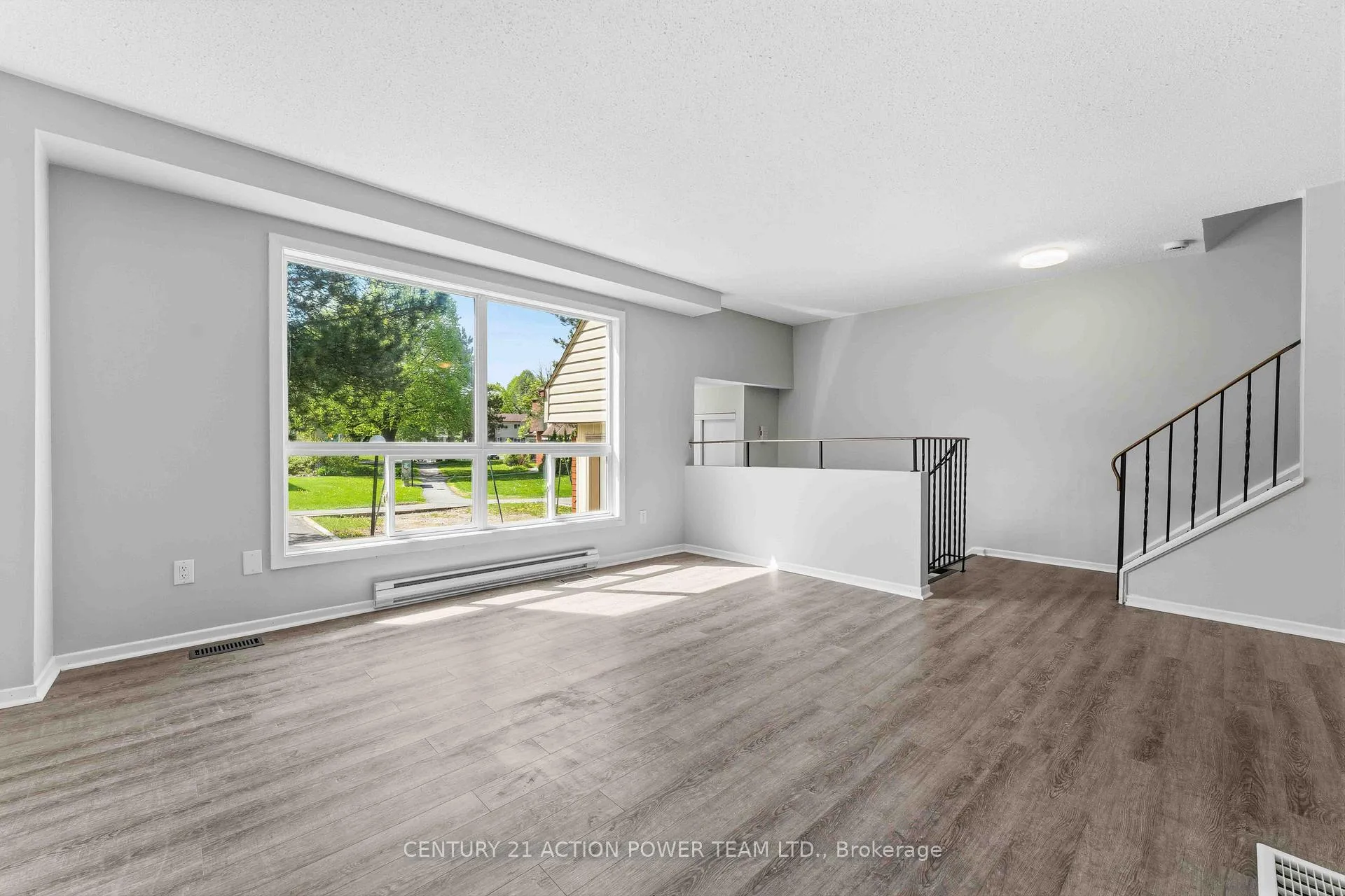 Photo 11 of Unit B, 17 Sonnet Crescent, Ottawa, Westcliffe Estates — HOMEH