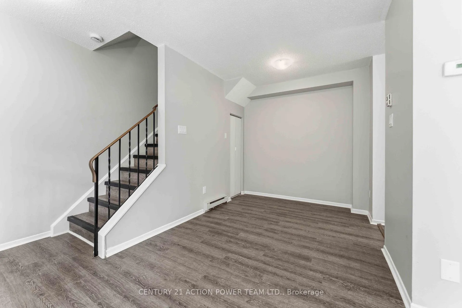 Photo 12 of Unit B, 17 Sonnet Crescent, Ottawa, Westcliffe Estates — HOMEH