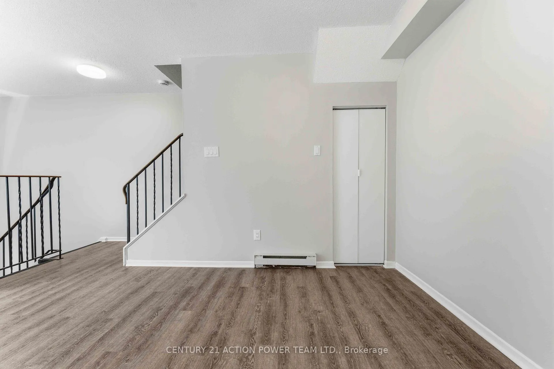 Photo 15 of Unit B, 17 Sonnet Crescent, Ottawa, Westcliffe Estates — HOMEH