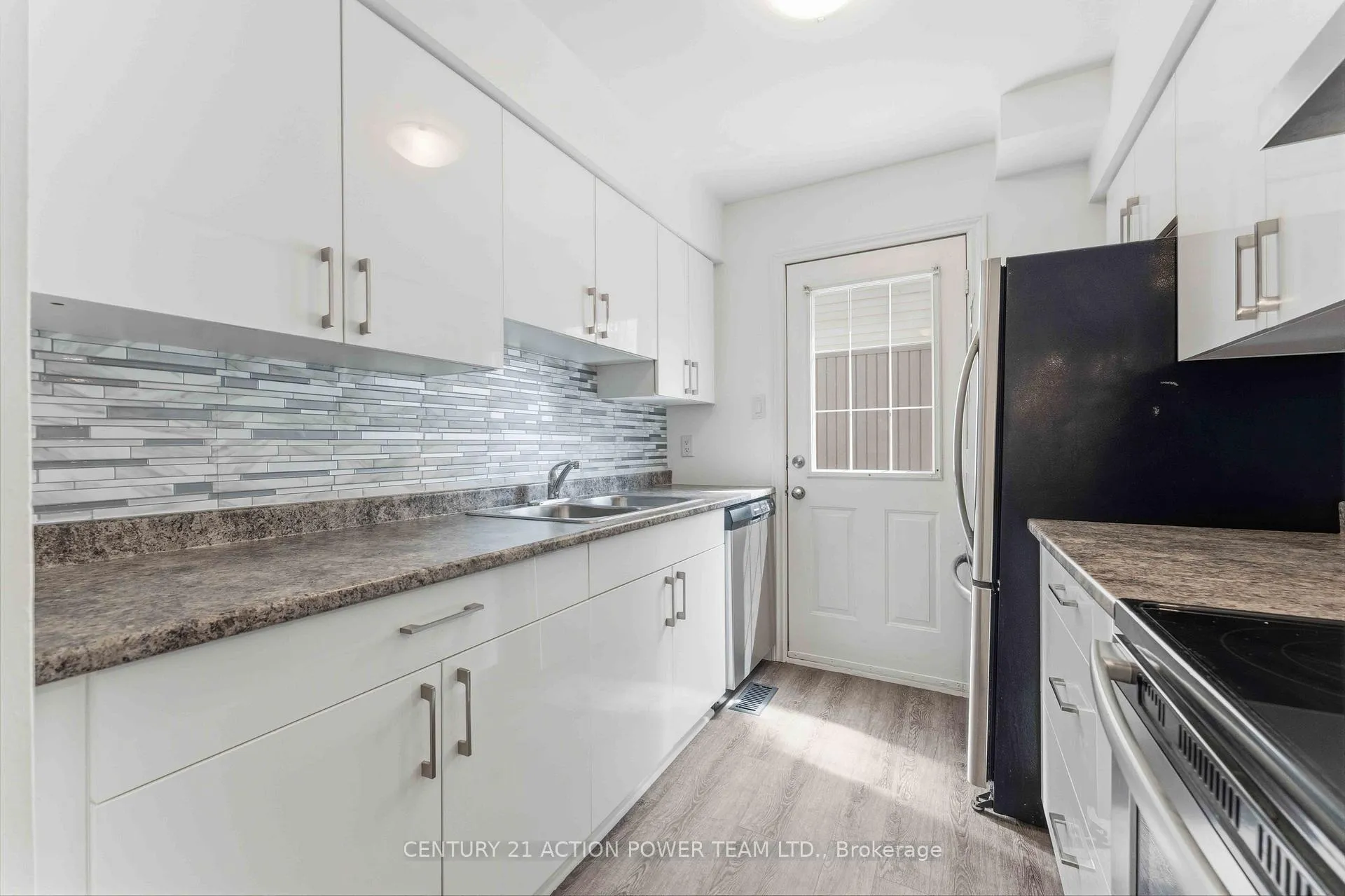 Photo 16 of Unit B, 17 Sonnet Crescent, Ottawa, Westcliffe Estates — HOMEH