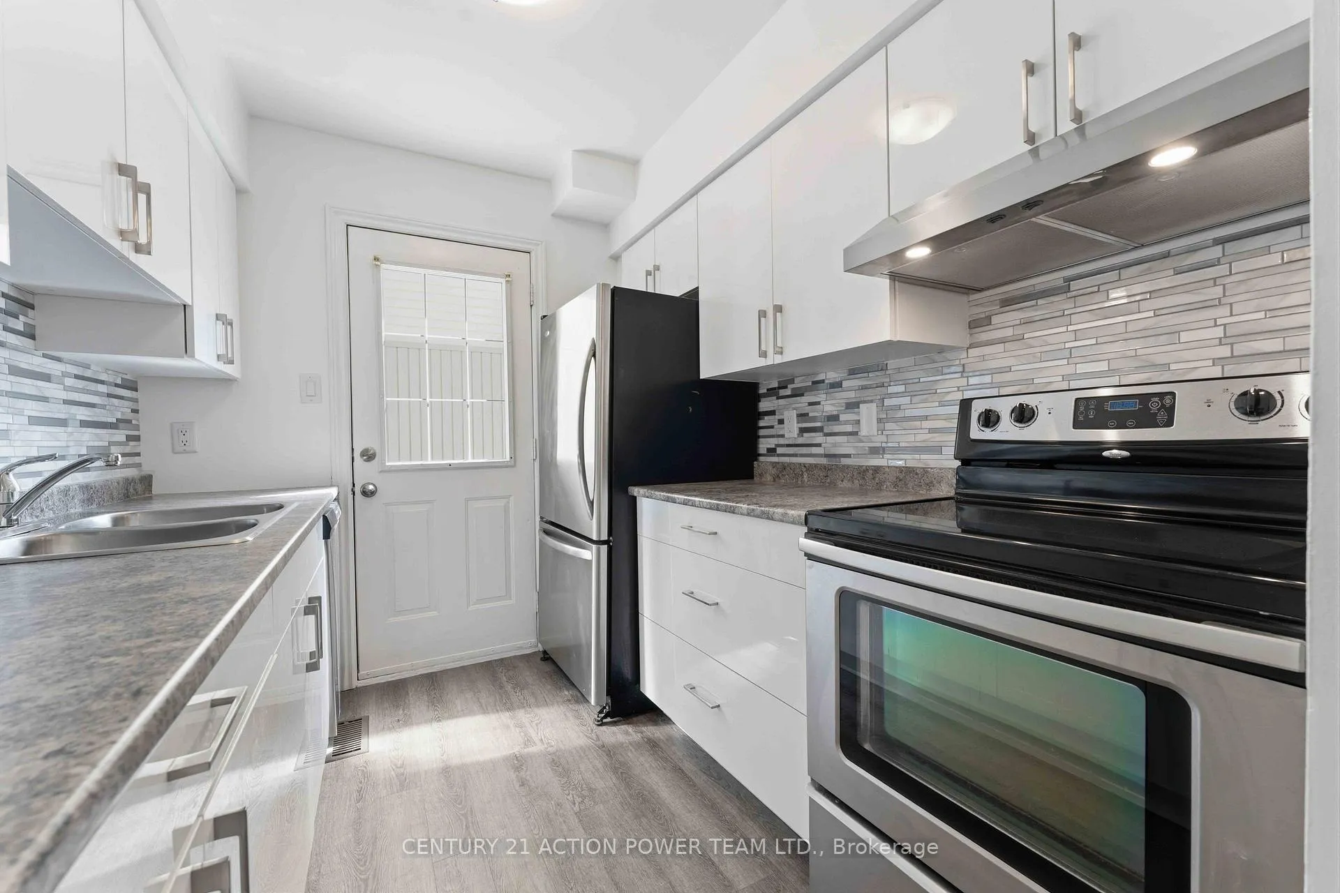 Photo 18 of Unit B, 17 Sonnet Crescent, Ottawa, Westcliffe Estates — HOMEH