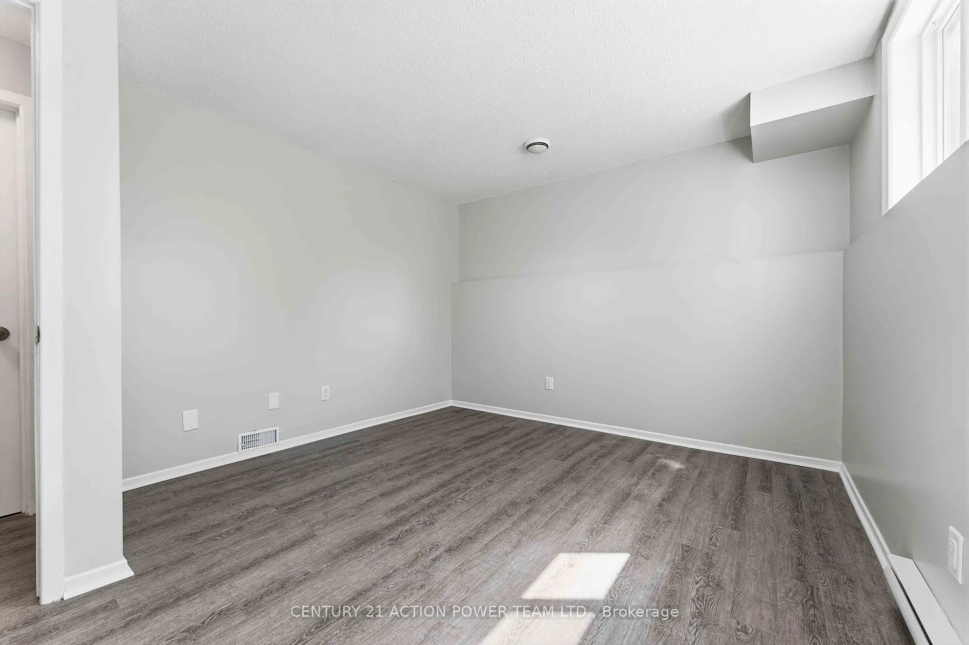 Photo 23 of Unit B, 17 Sonnet Crescent, Ottawa, Westcliffe Estates — HOMEH