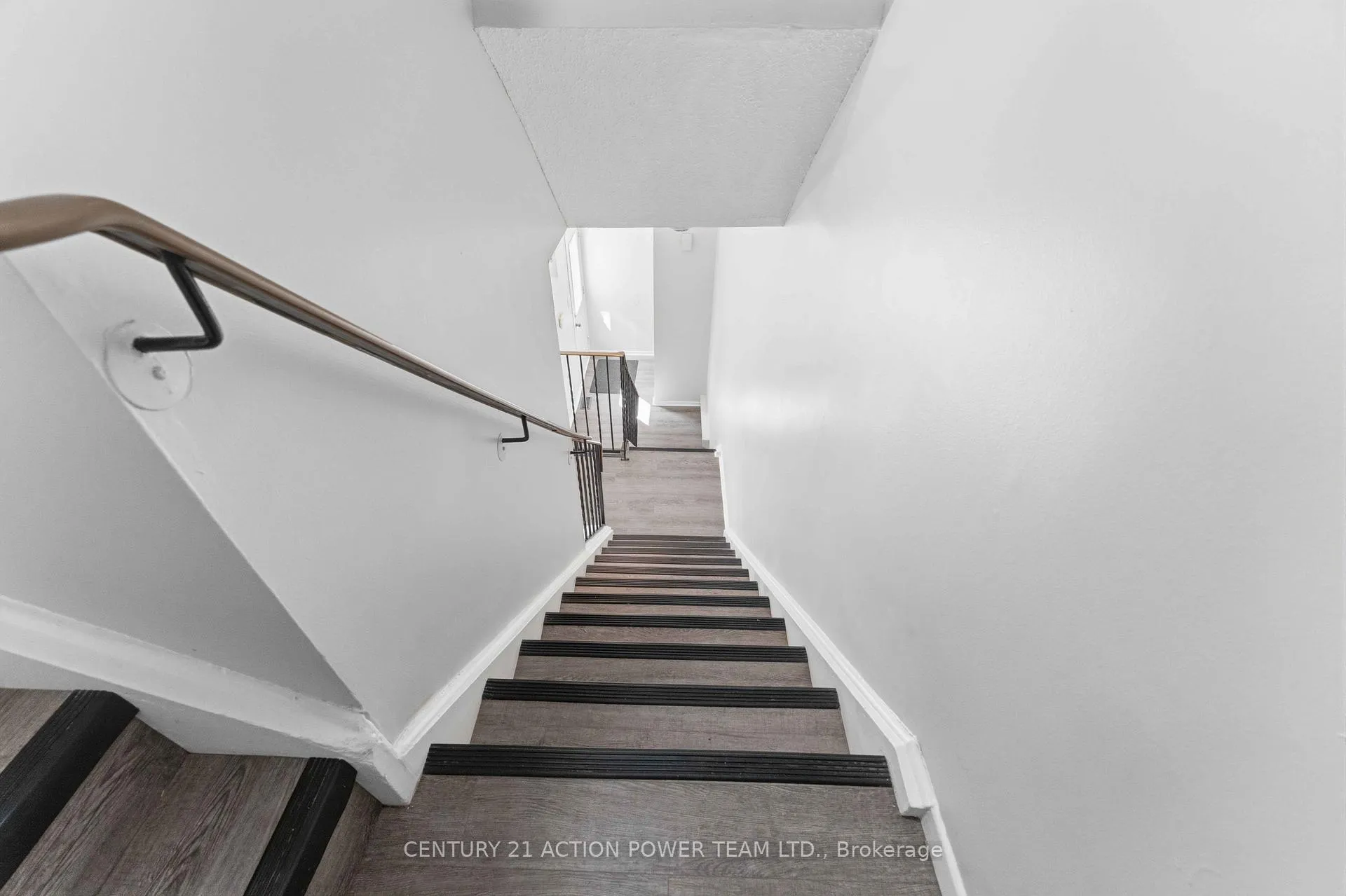 Photo 29 of Unit B, 17 Sonnet Crescent, Ottawa, Westcliffe Estates — HOMEH