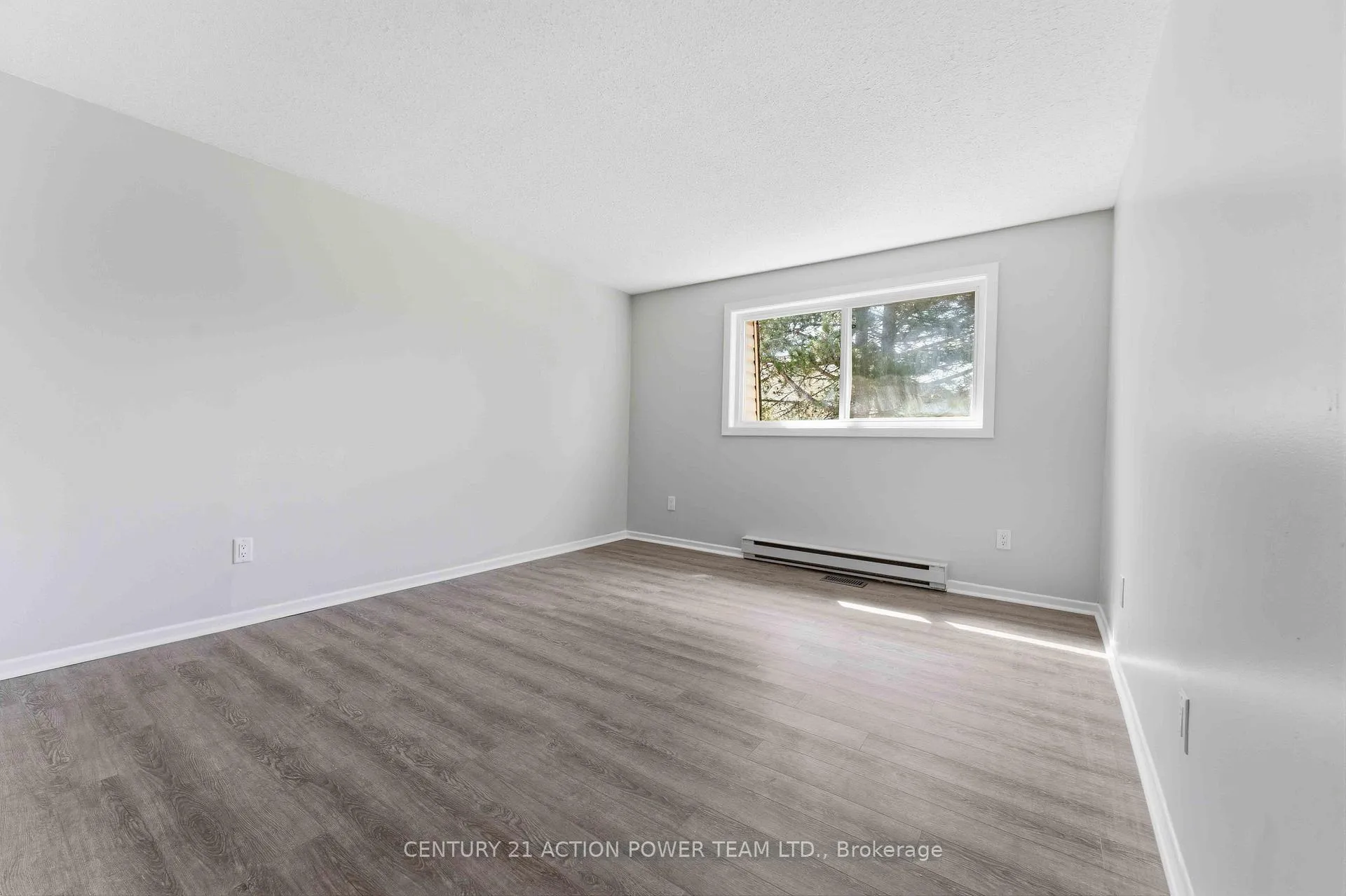 Photo 31 of Unit B, 17 Sonnet Crescent, Ottawa, Westcliffe Estates — HOMEH