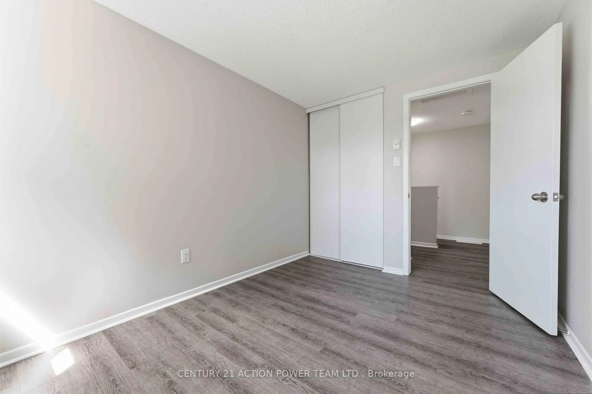Photo 37 of Unit B, 17 Sonnet Crescent, Ottawa, Westcliffe Estates — HOMEH