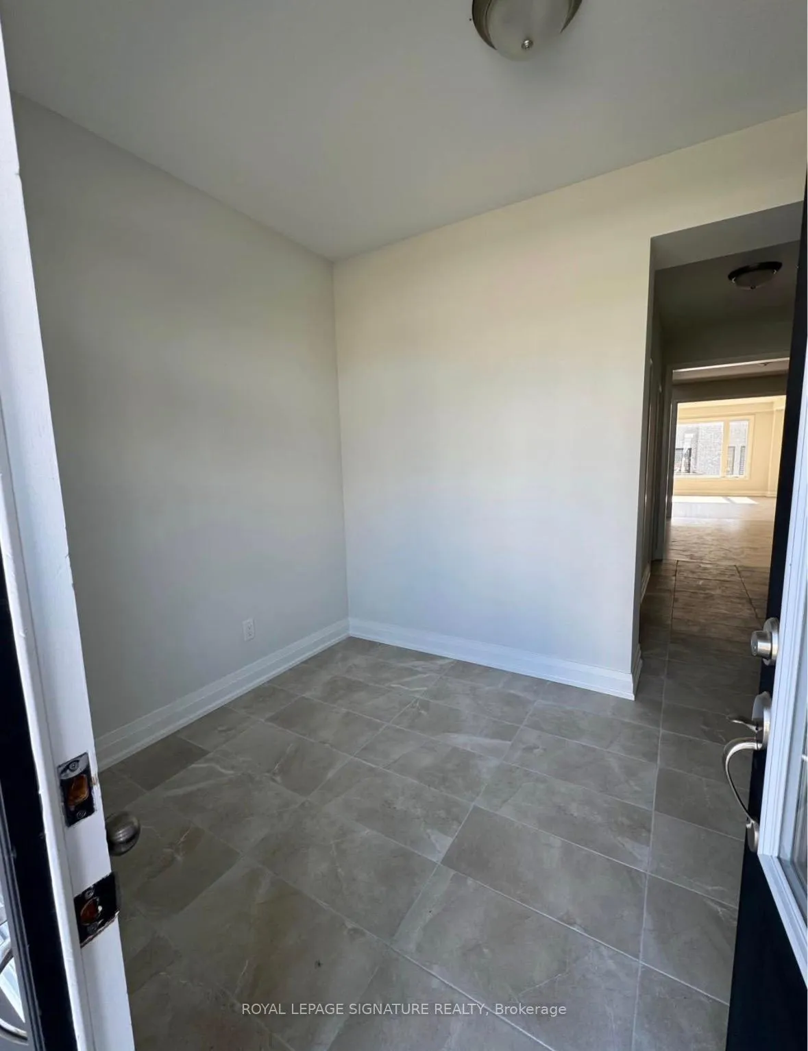 Photo 2 of 24 Bermondsey Way, Brampton, Bram West — HOMEH