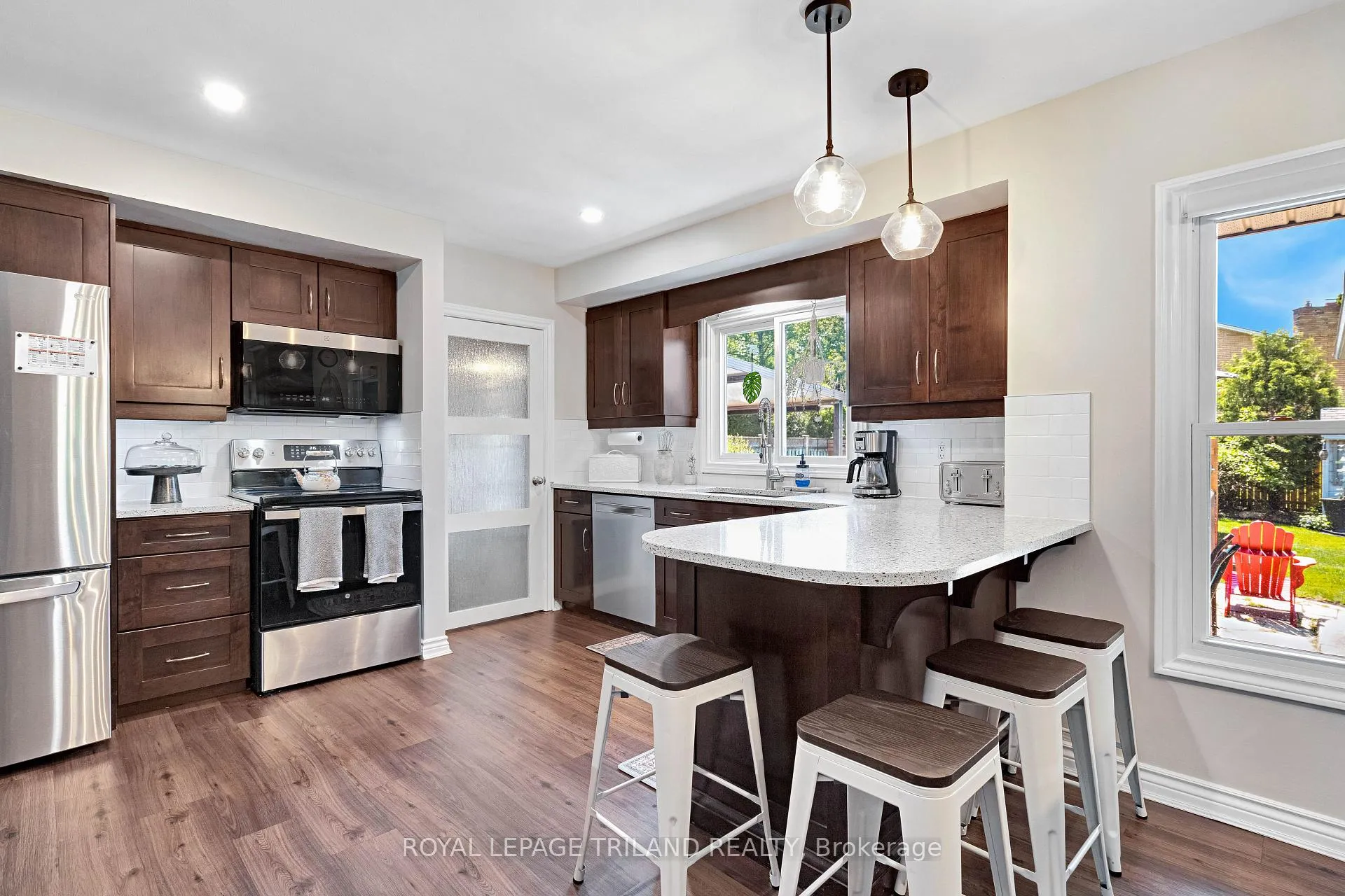 Photo 12 of 445 Ridout Street S, London, South G — HOMEH