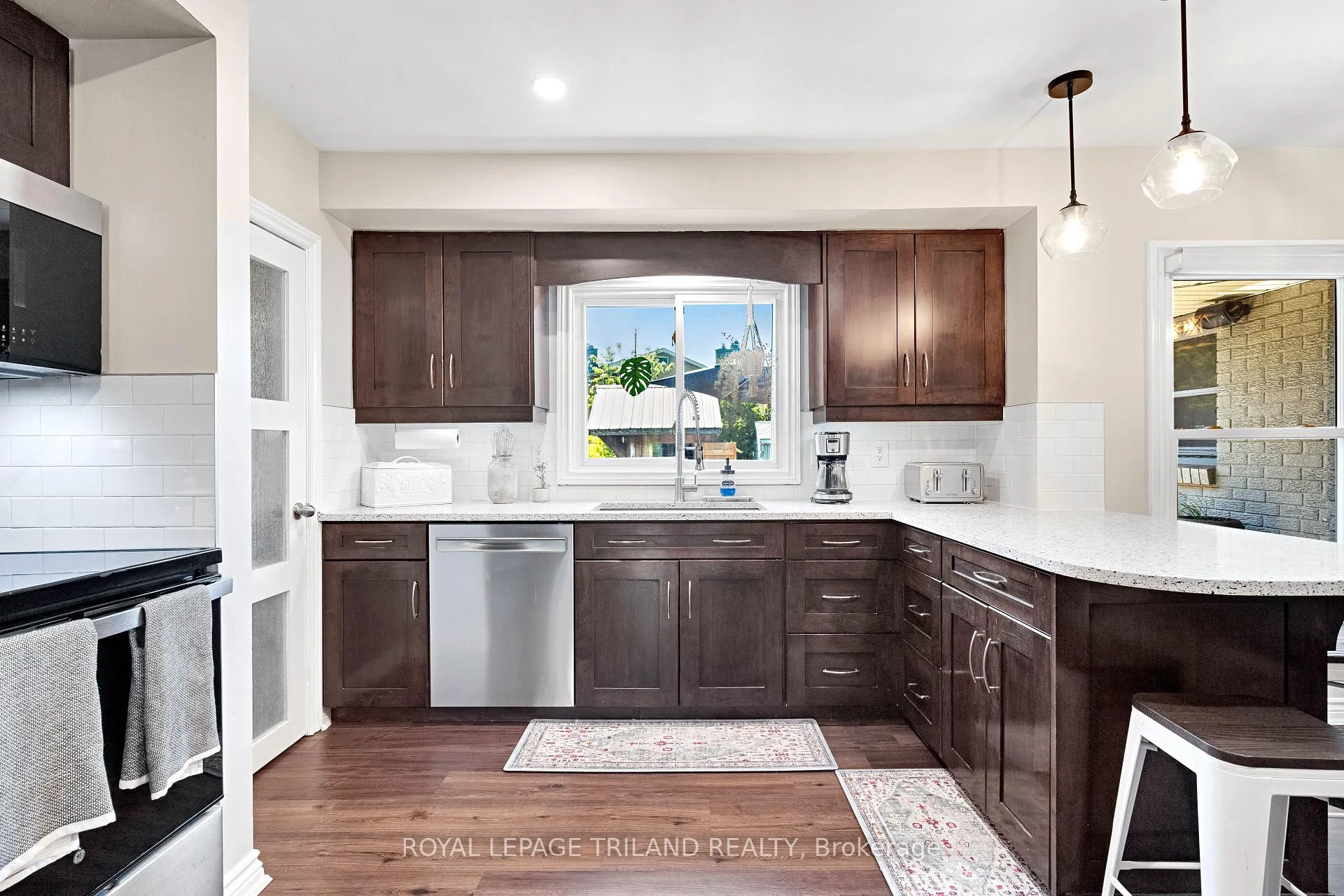 Photo 14 of 445 Ridout Street S, London, South G — HOMEH