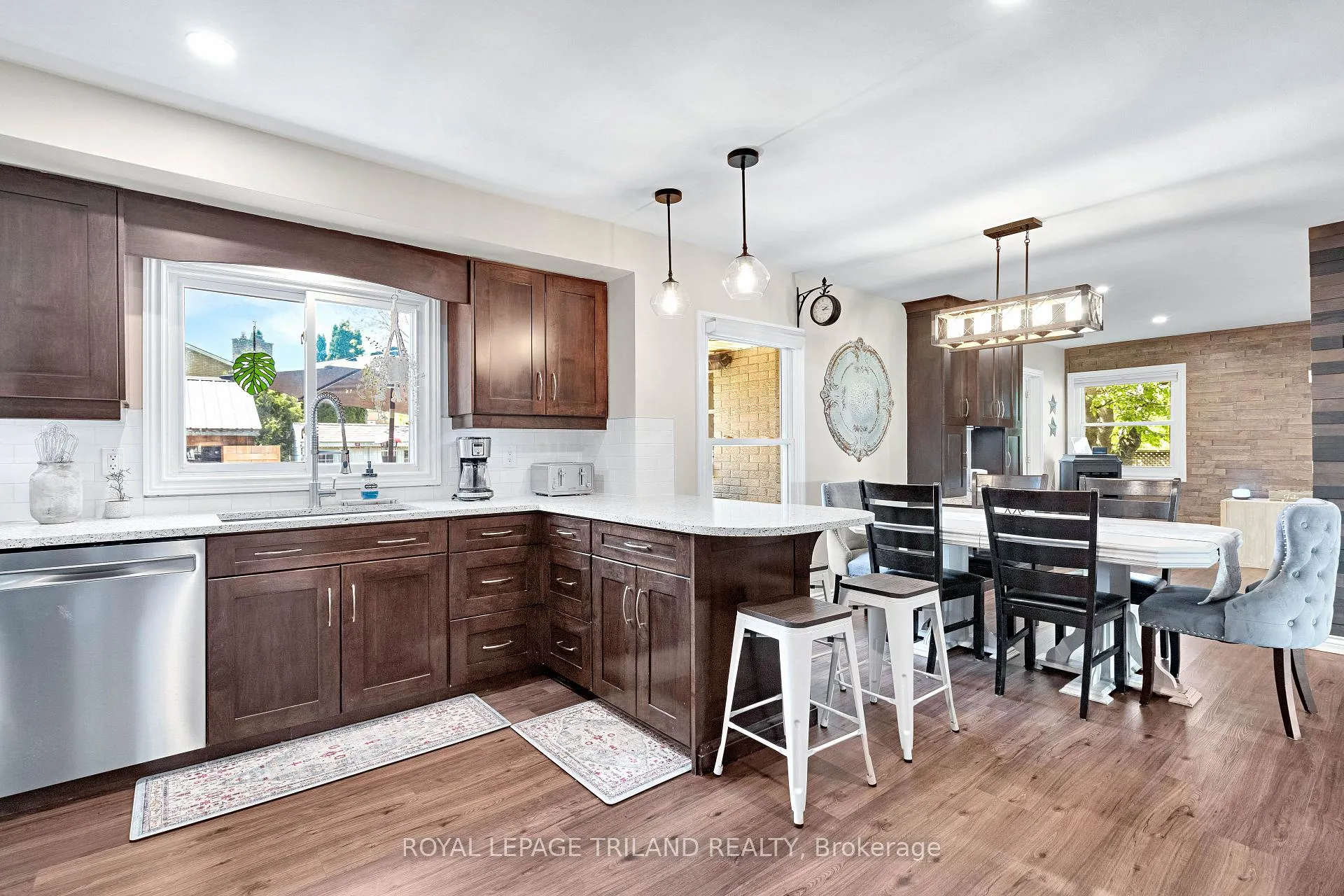 Photo 15 of 445 Ridout Street S, London, South G — HOMEH