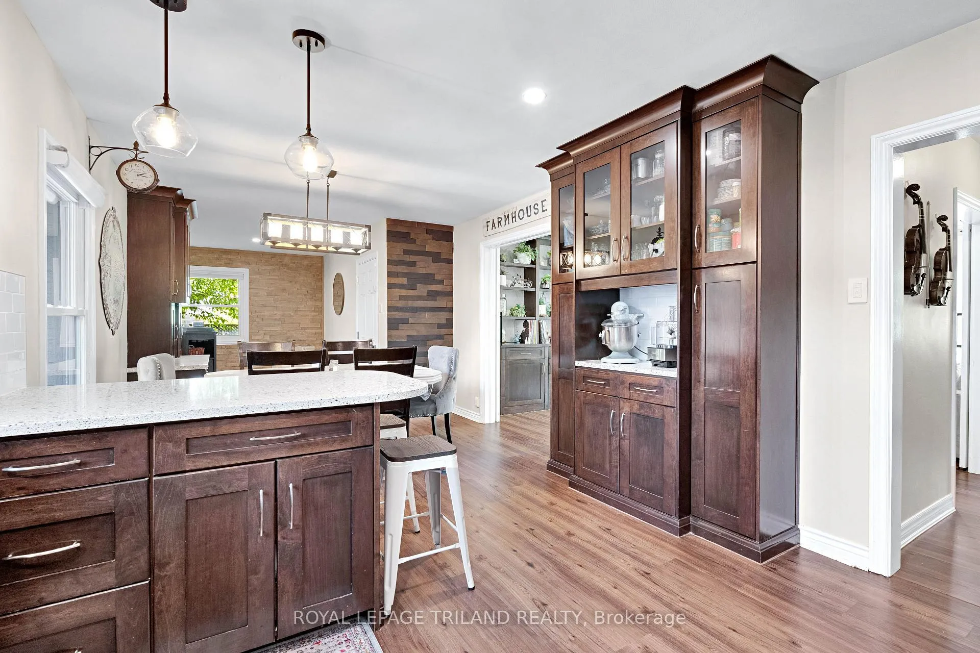 Photo 16 of 445 Ridout Street S, London, South G — HOMEH