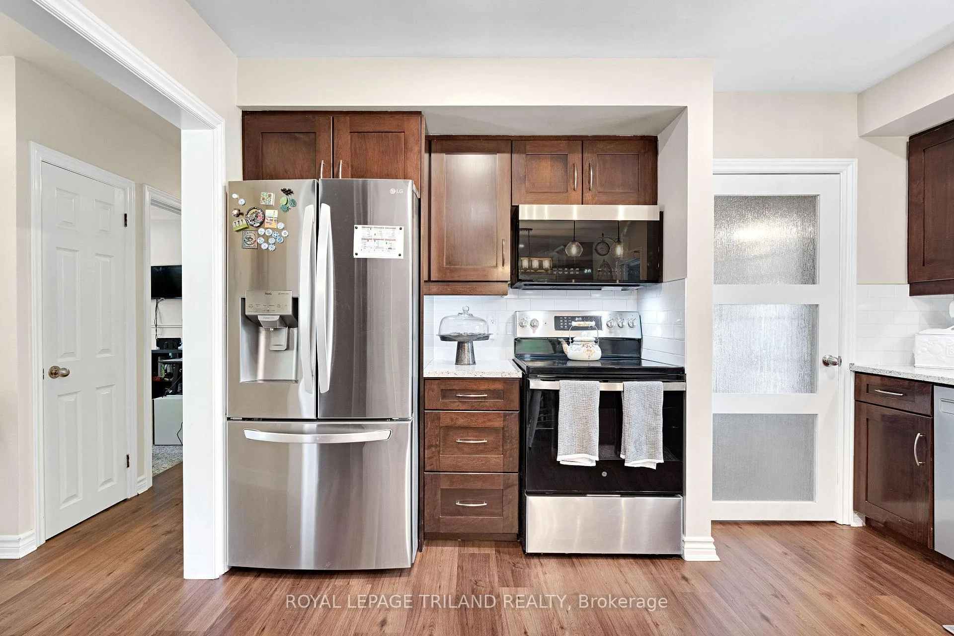 Photo 17 of 445 Ridout Street S, London, South G — HOMEH