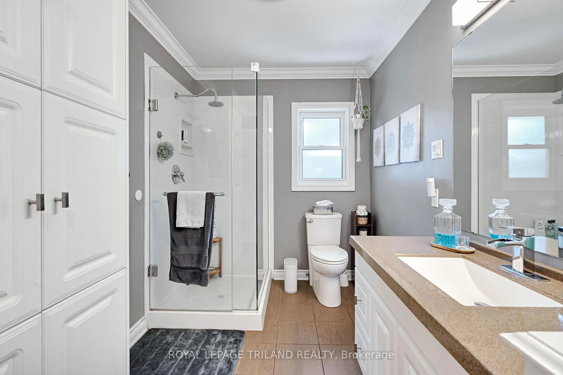 Photo 21 of 445 Ridout Street S, London, South G — HOMEH