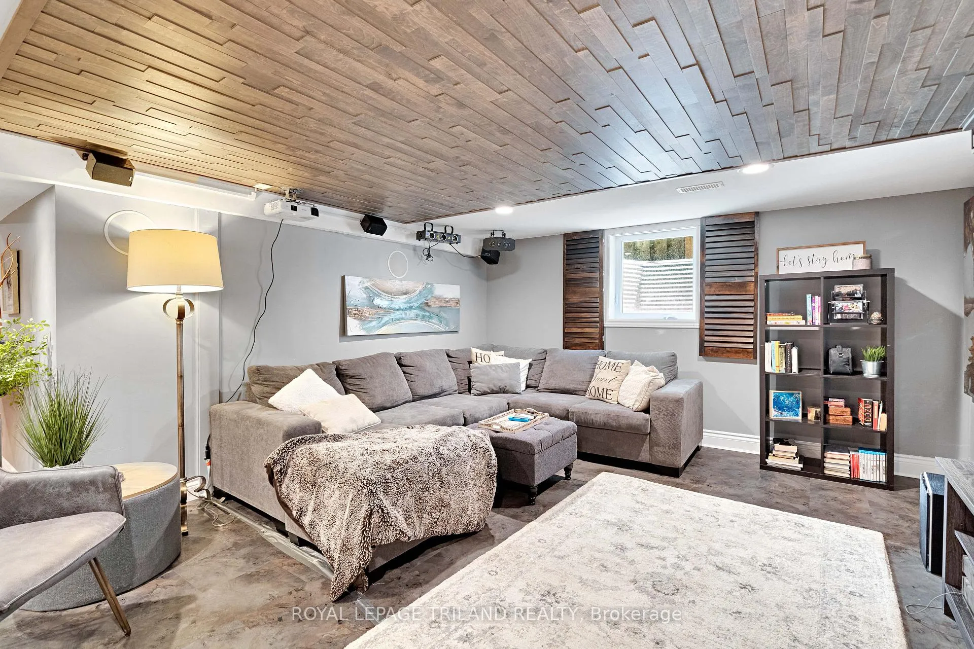 Photo 26 of 445 Ridout Street S, London, South G — HOMEH