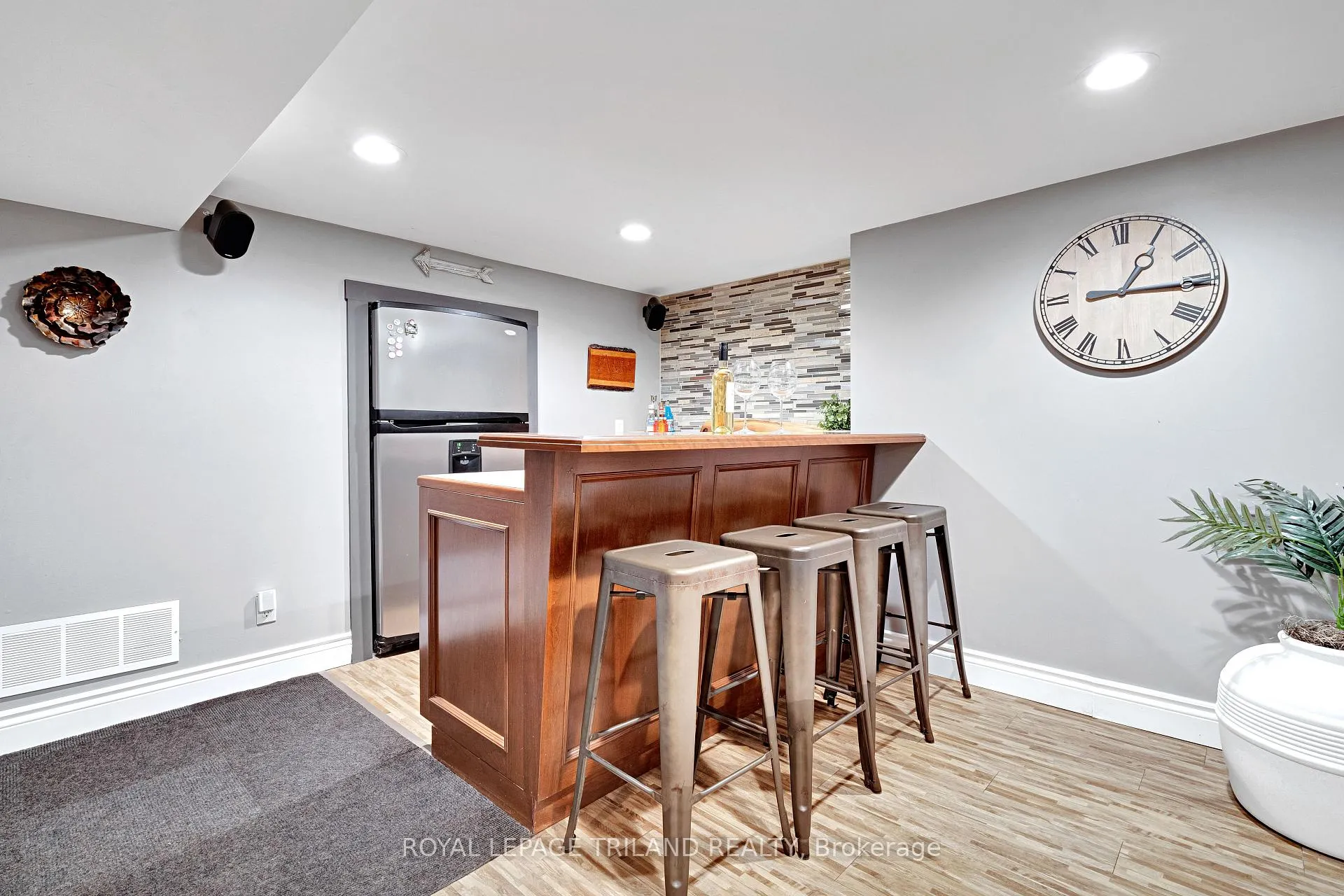Photo 29 of 445 Ridout Street S, London, South G — HOMEH