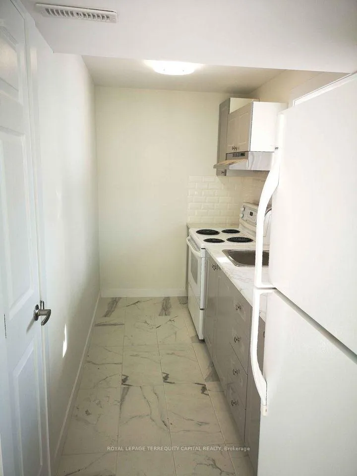 Photo 11 of Unit Lower, 85 Copeman Crescent, Barrie, Painswick North — HOMEH