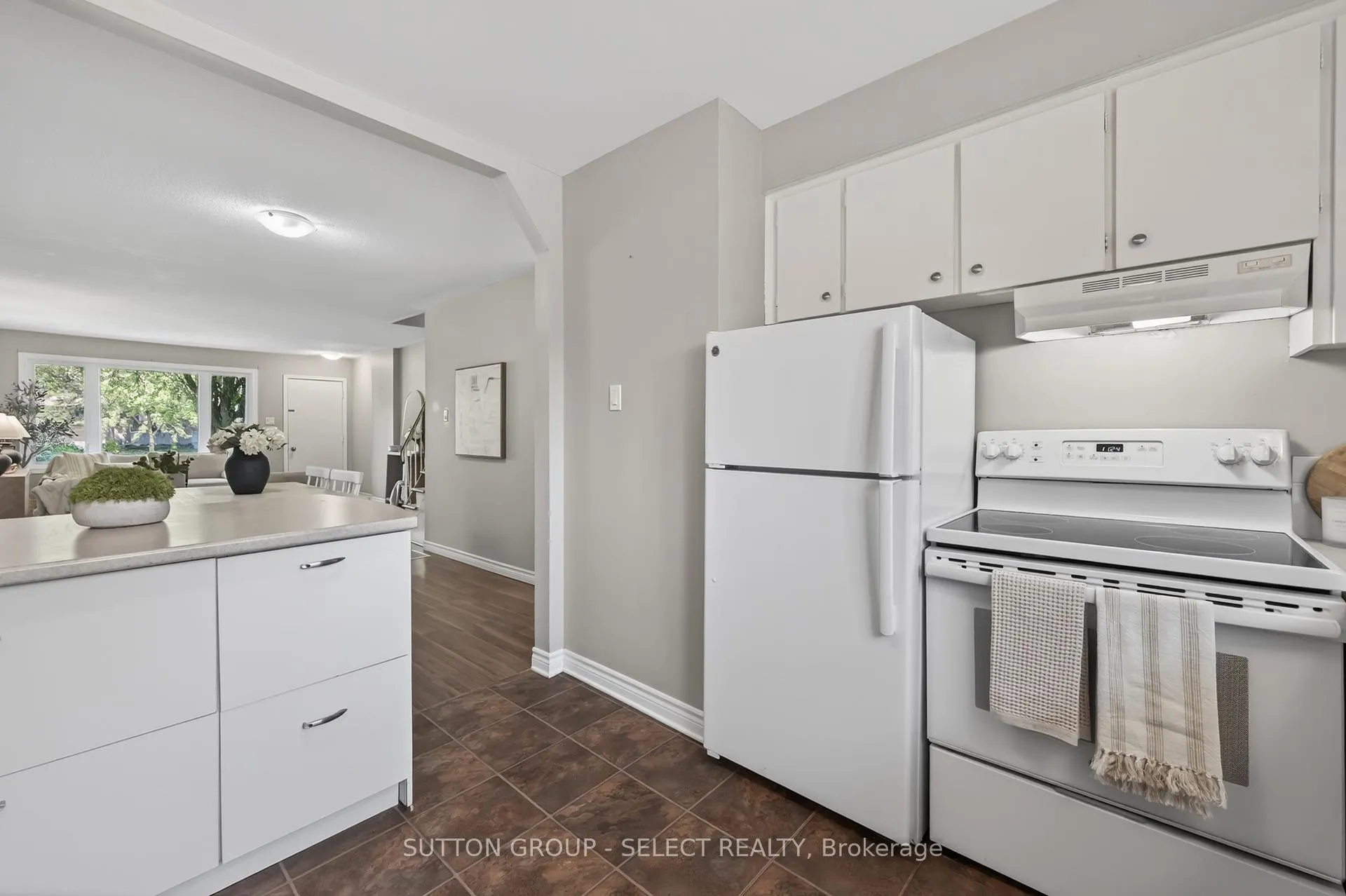 Photo 9 of Unit 7, 884 Notre Dame Drive, London, South O — HOMEH