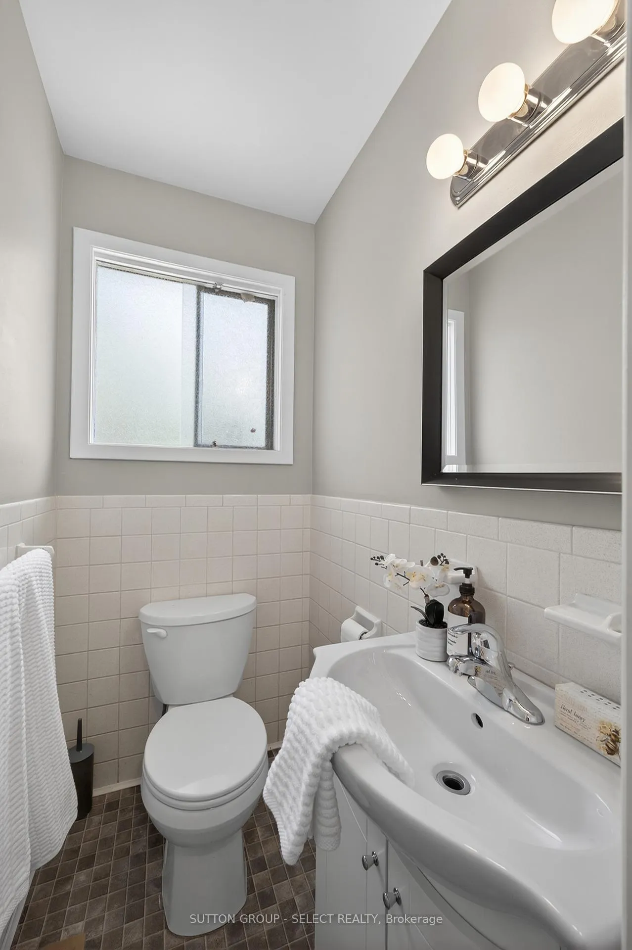 Photo 11 of Unit 7, 884 Notre Dame Drive, London, South O — HOMEH