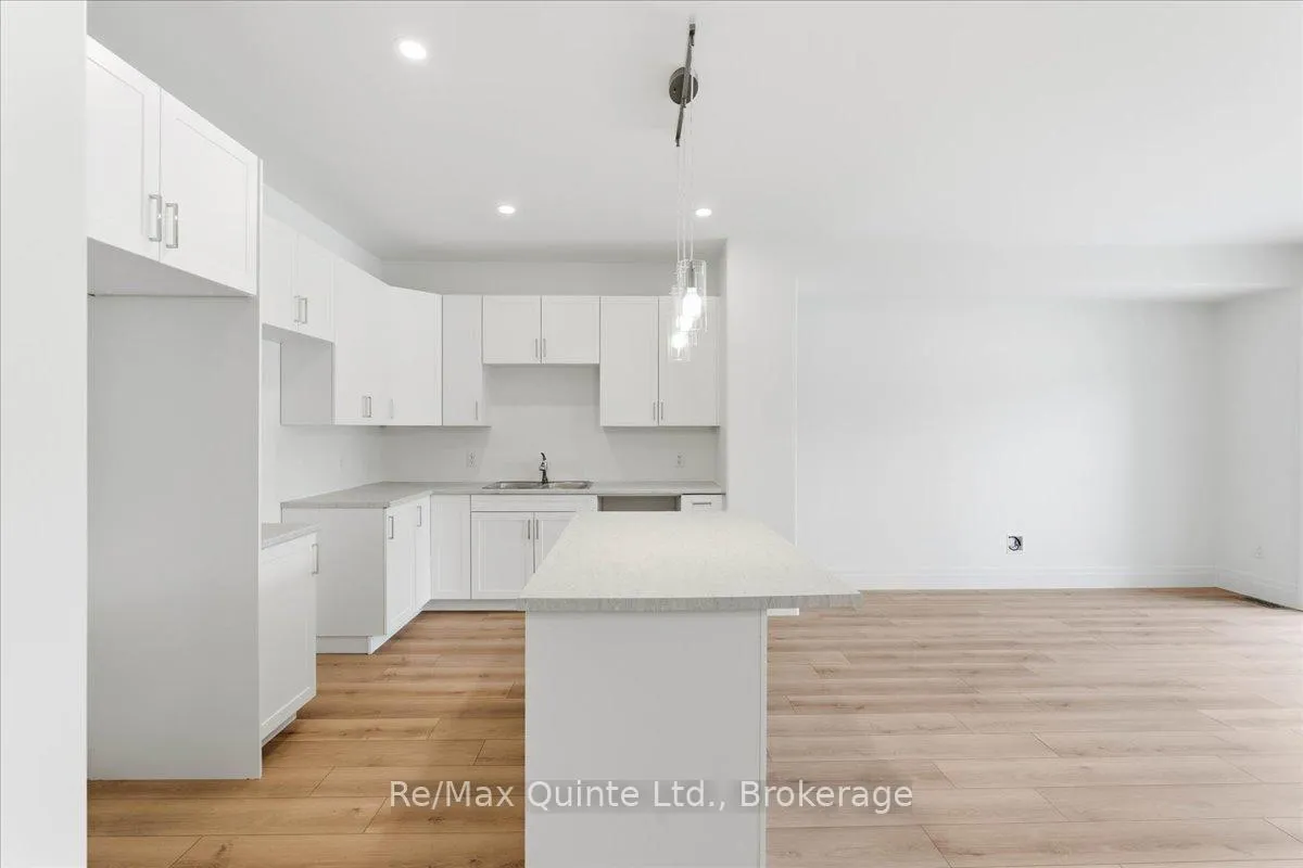 Photo 4 of 101 Buchanan Avenue, Prince Edward County, North Marysburg Ward — HOMEH